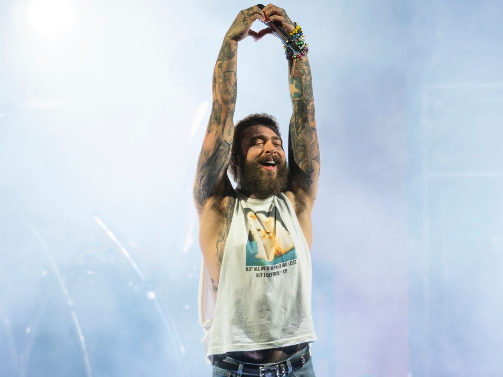 1600x1200 With rockstar vibes & golden retriever energy, Post Malone rocked Alpine Valley
