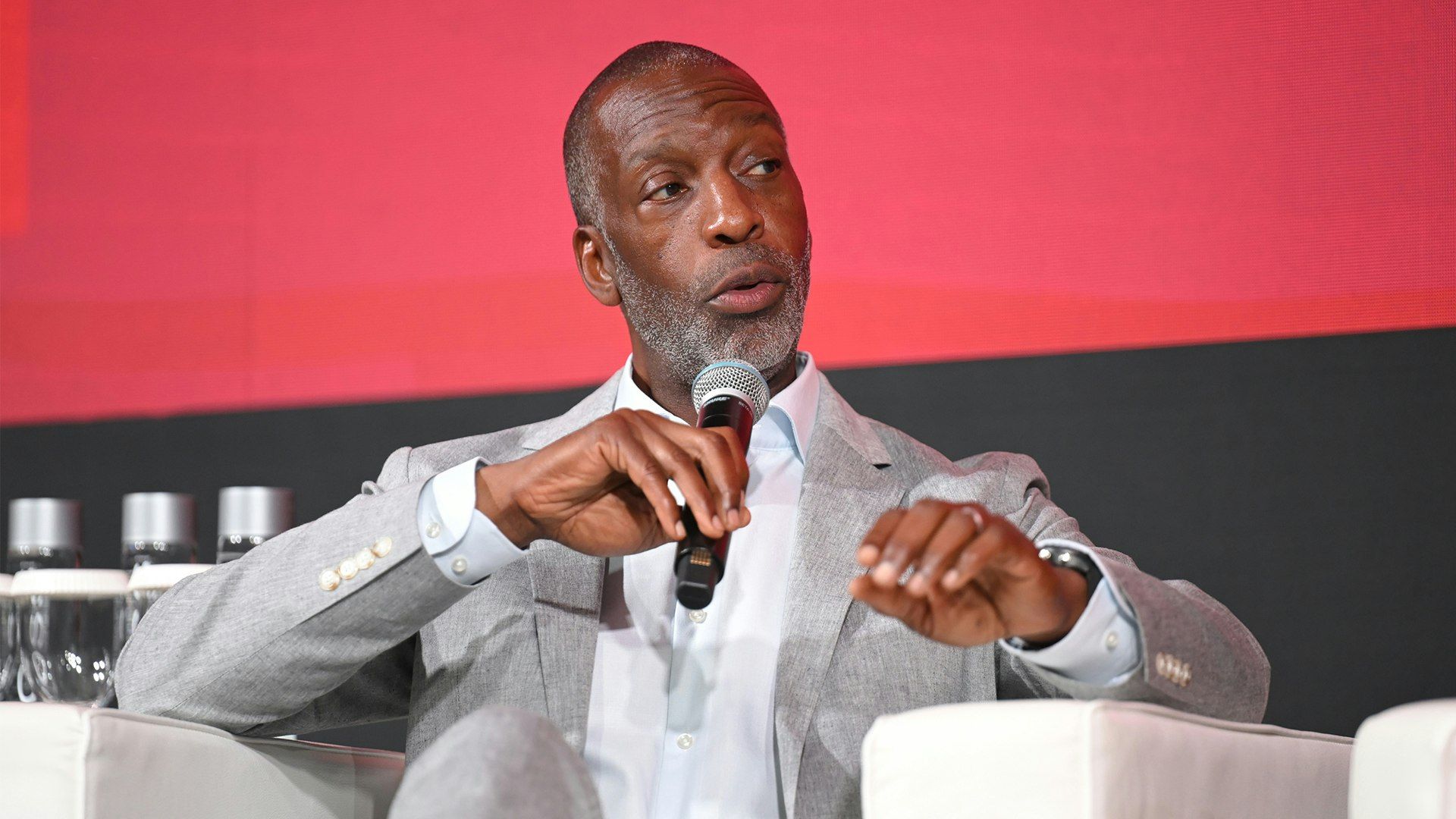 1920x1080 Running with a purpose: 12xOlympic and world champion Michael Johnson on the path to excellence
