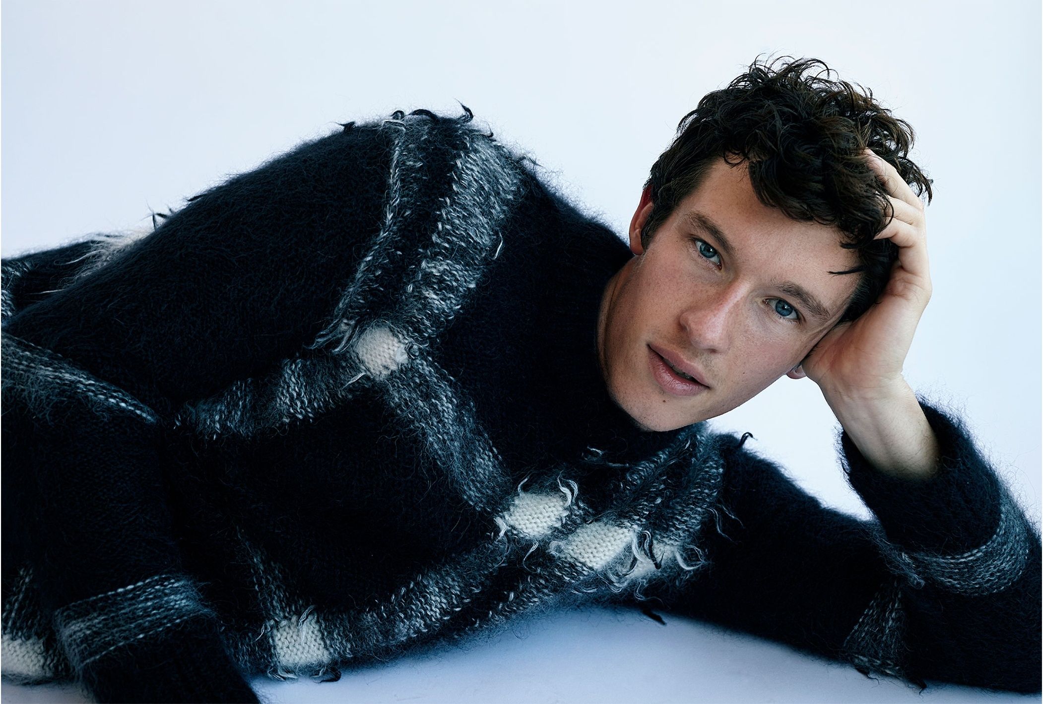 2102x1420 Callum Turner Wallpaper