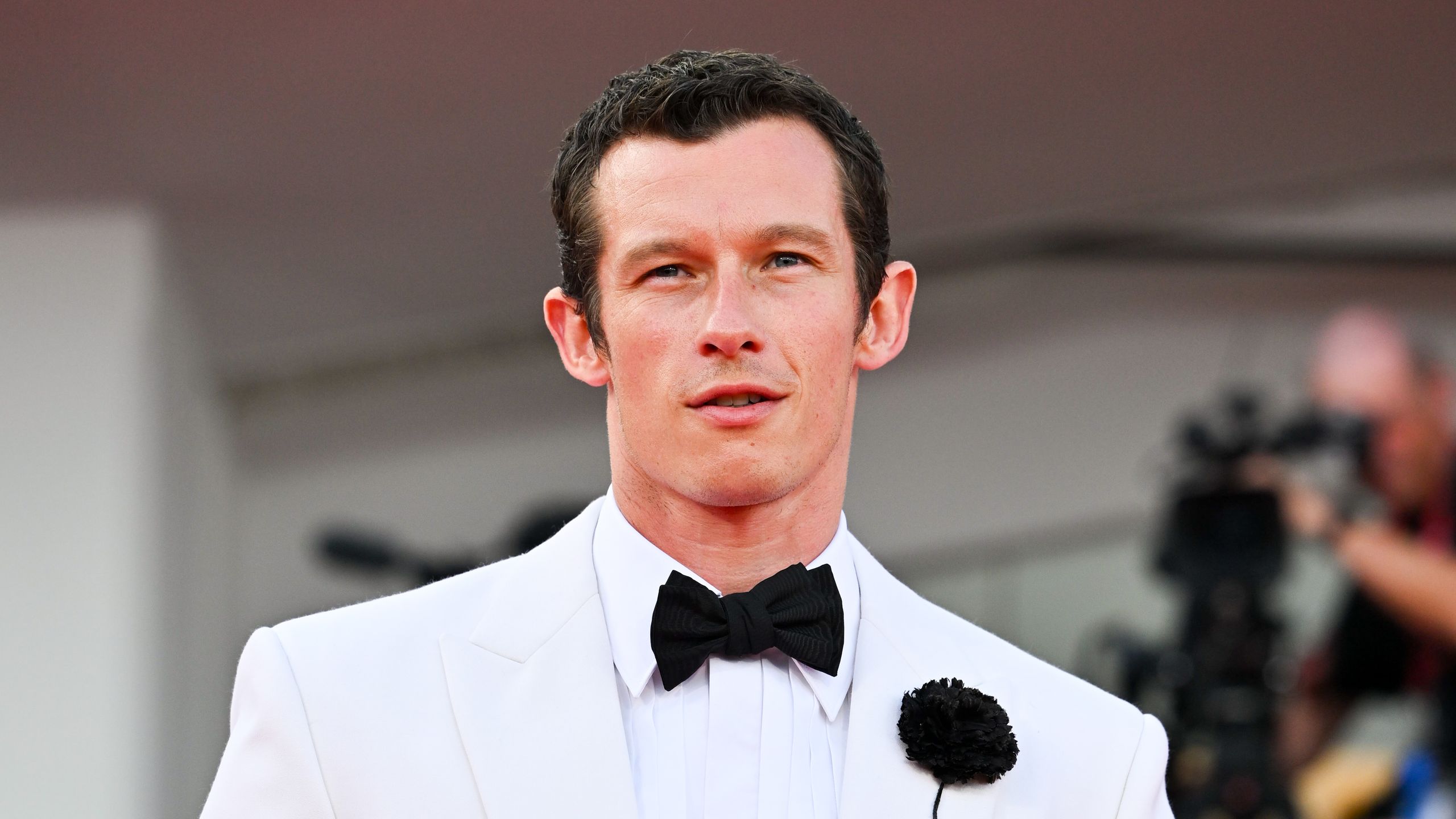 2560x1440 Is the Venice Red Carpet Just One Long Bond Audition?