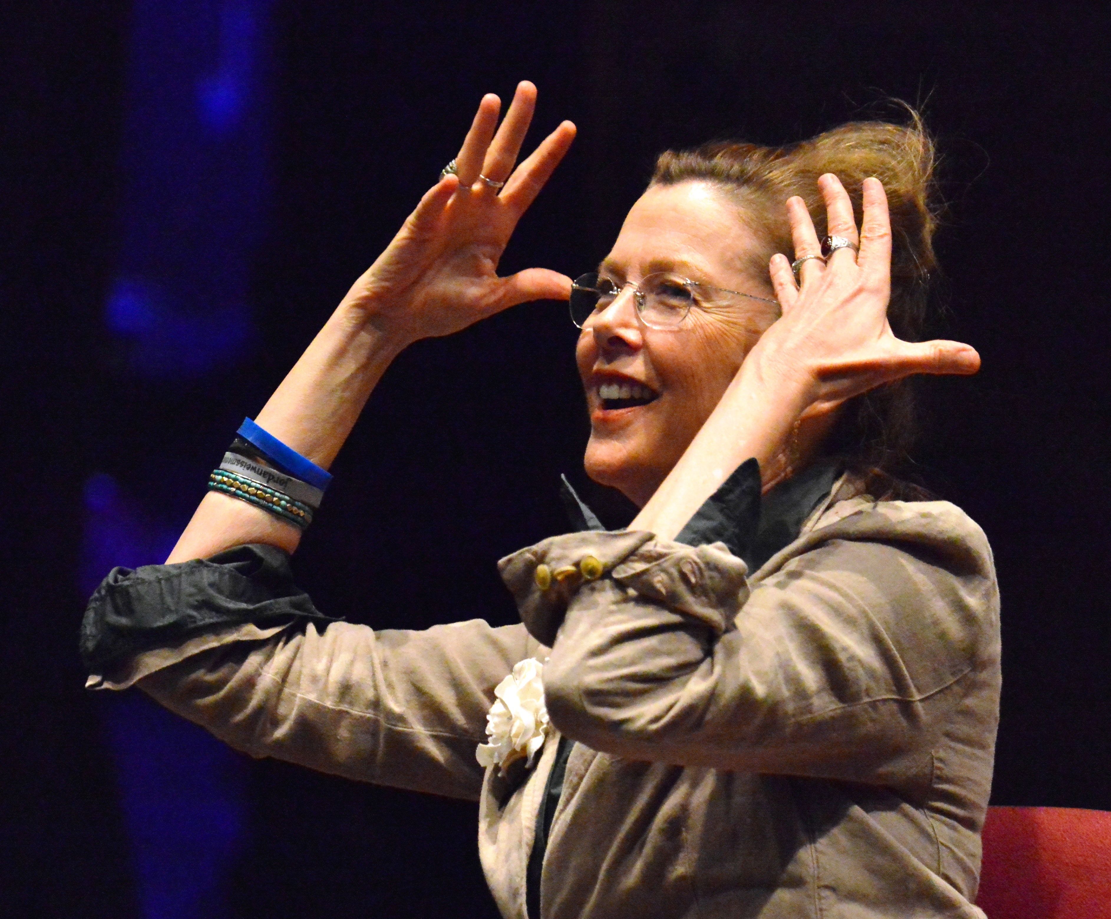 3771x3120 Actress Annette Bening tells students to be bold in both theatre and life