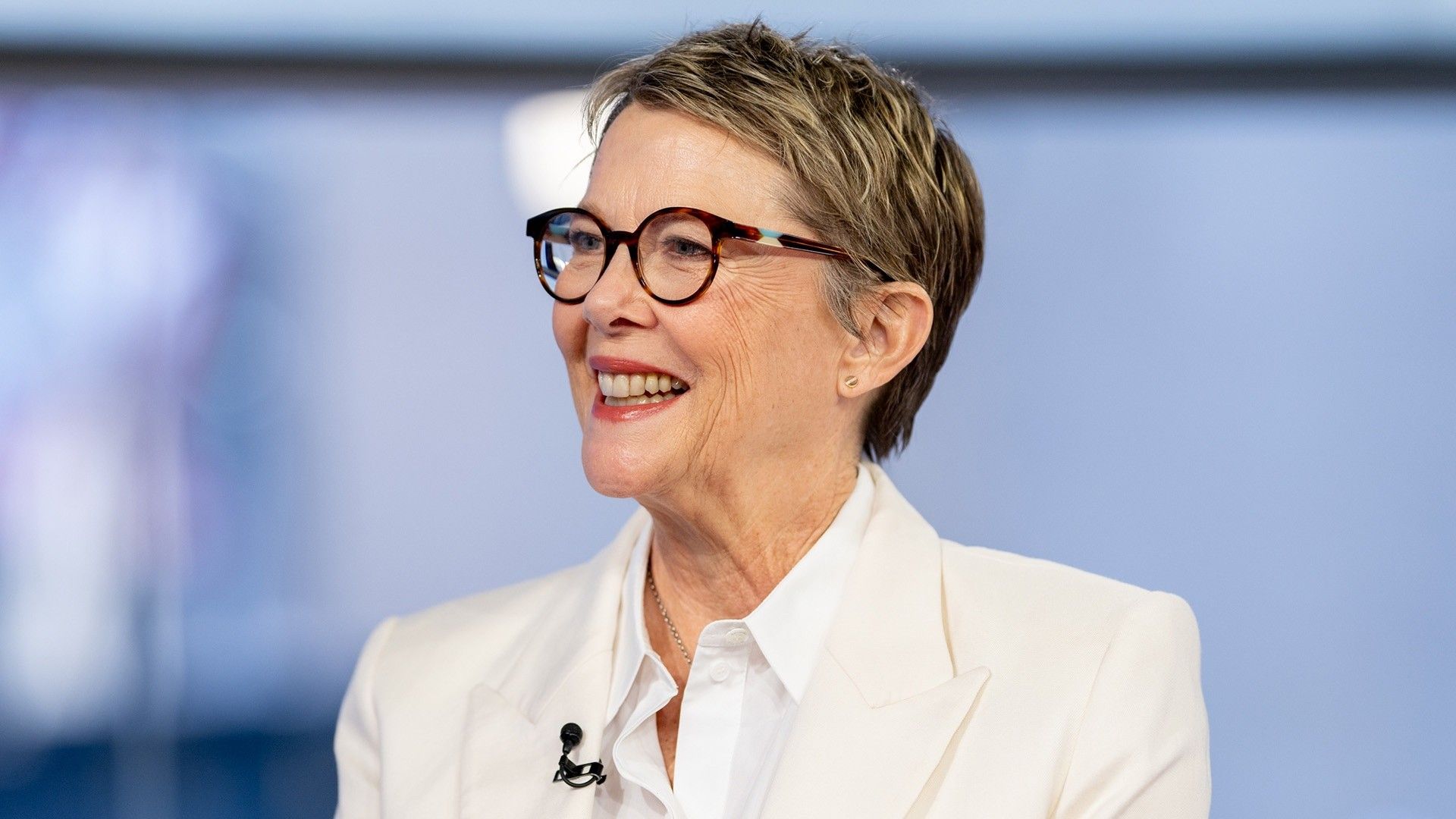 1920x1080 Annette Bening talks ‘Nyad, ’ training with Olympic swimmers, more