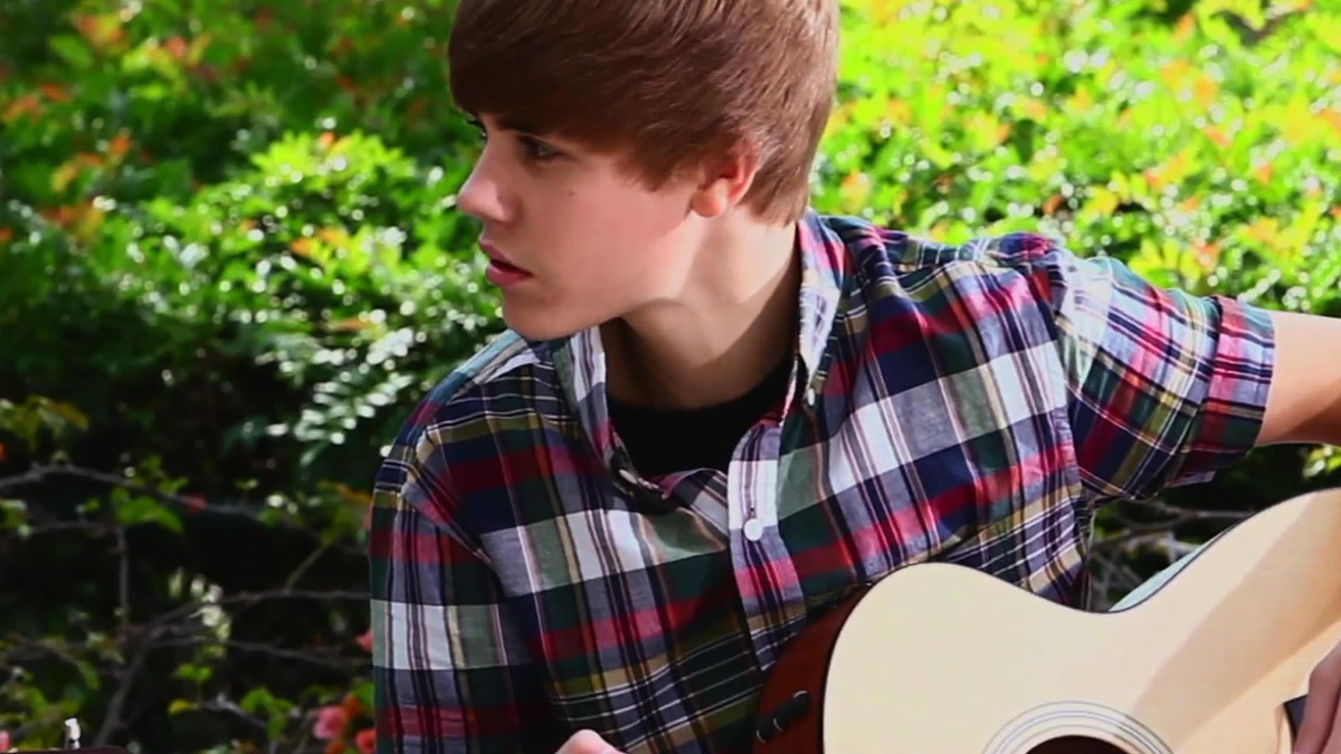 1920x1080 Justin Bieber Goes Acoustic