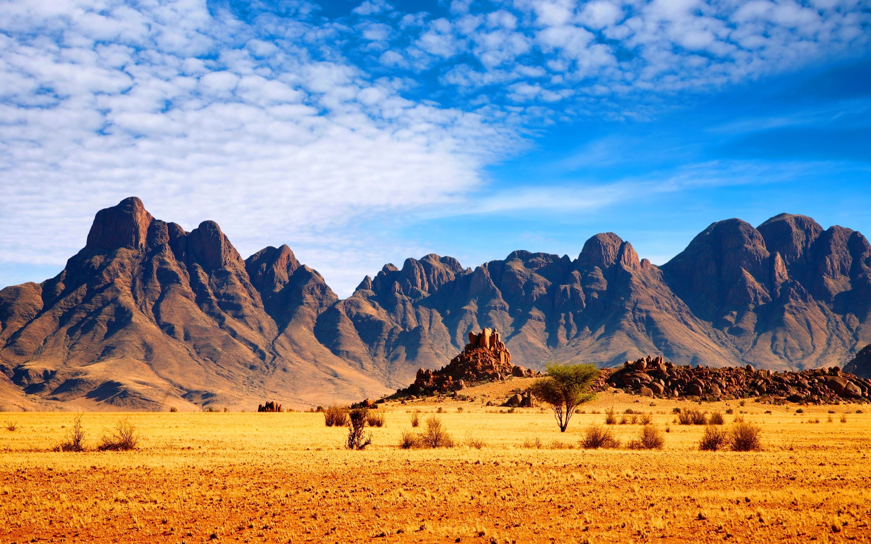 2880x1800 Majestic African Savanna Mountains HD Wallpaperx1800