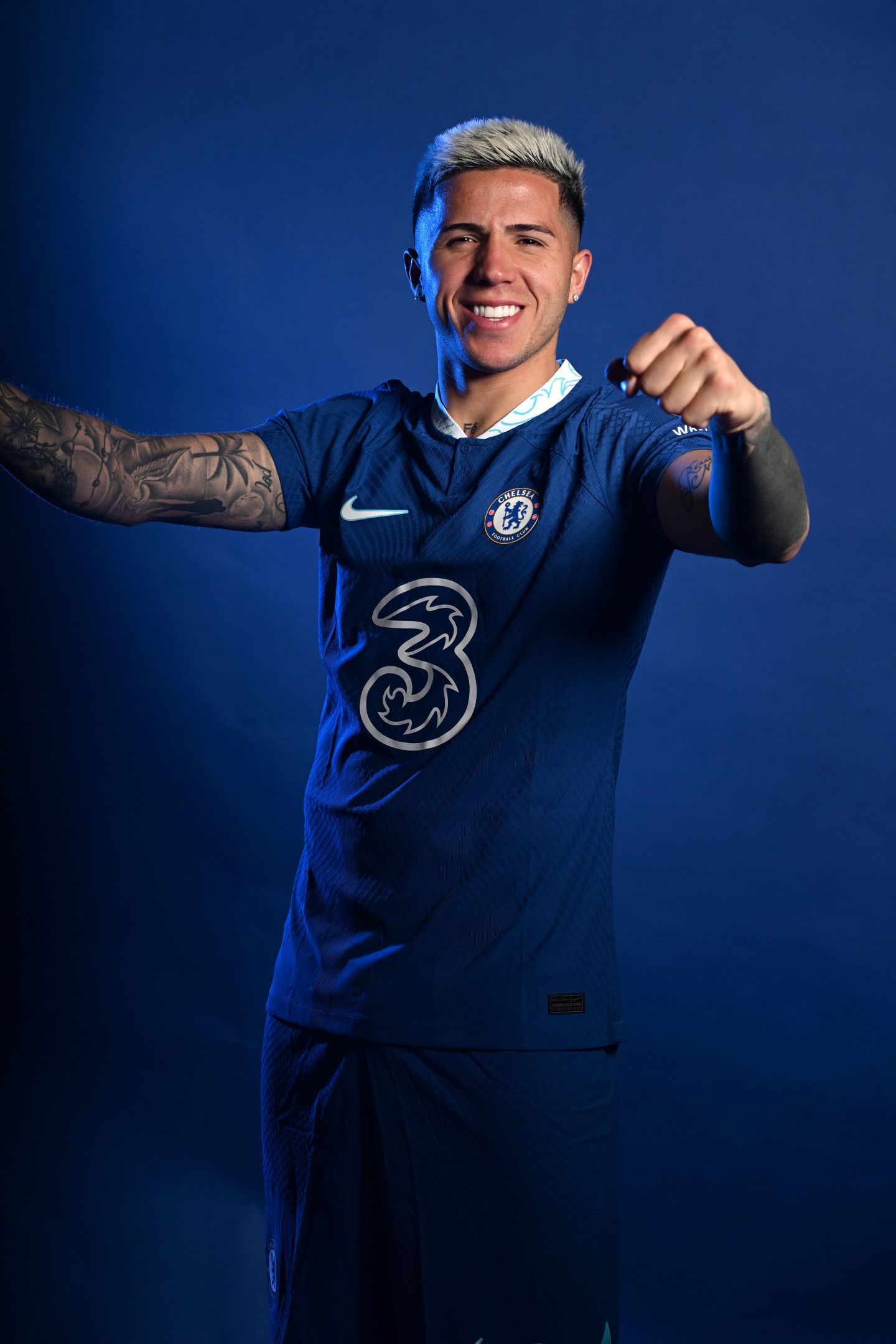 1440x2160 Enzo Fernandez Chelsea Wallpaper