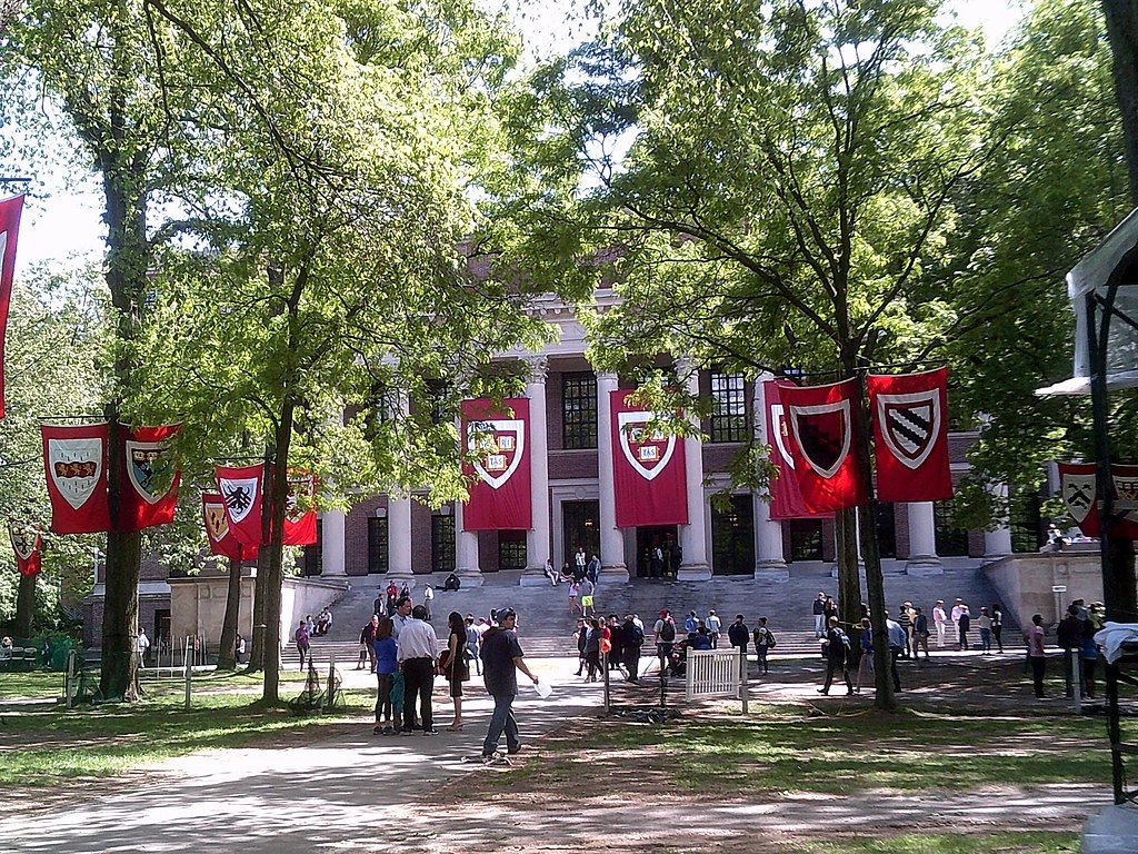1024x768 Harvard, University of Toronto Offer Contingency Plan for Int'l Students