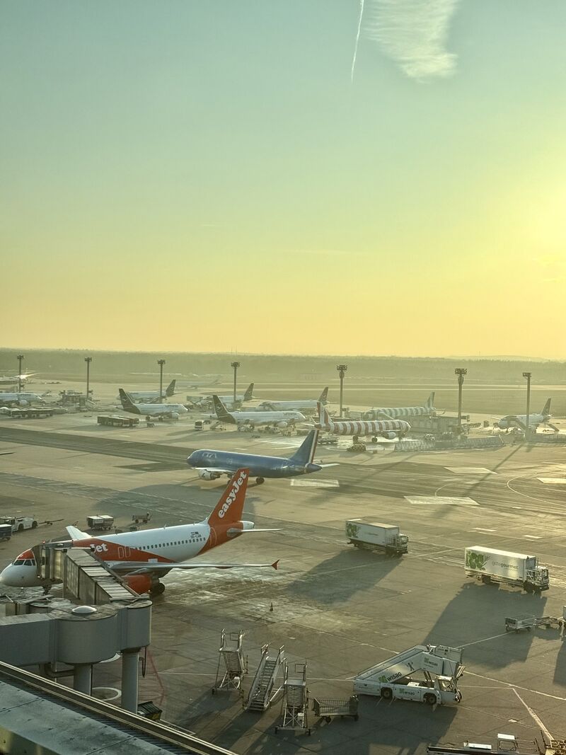 800x1067 thankyoufra #frankfurtairport #connectingtheworldwithtomorrow. Juergen Deischl comments