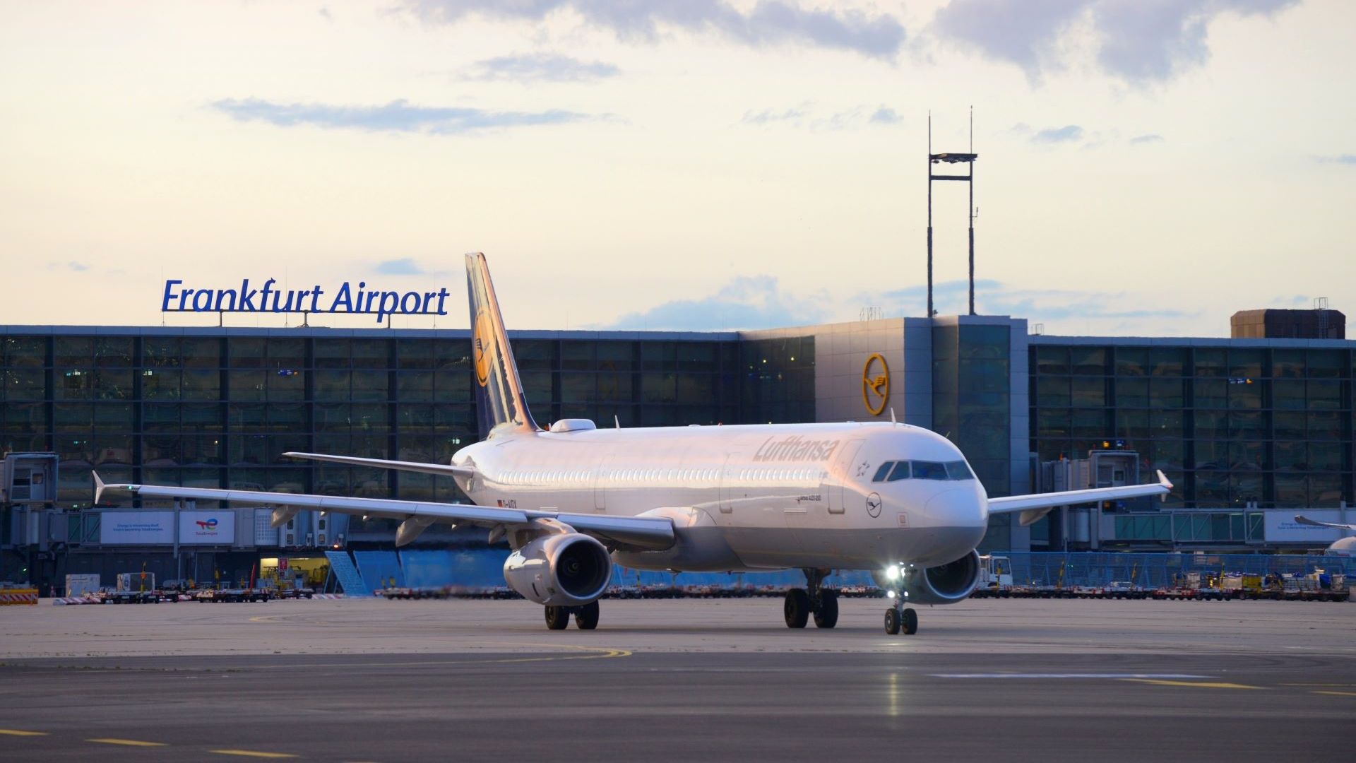 1920x1080 Fraport Traffic Figures