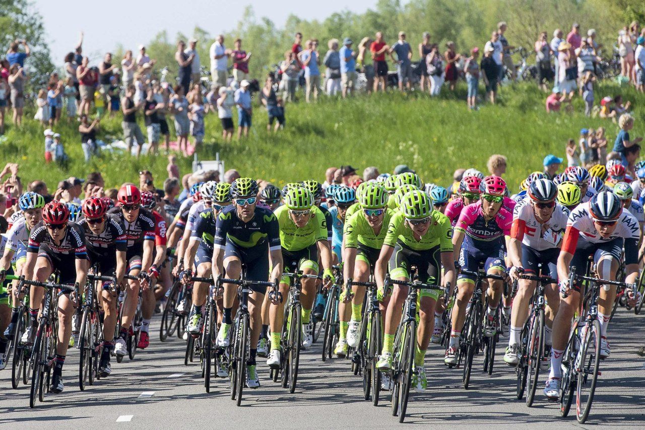 1280x854 Giro d'Italia Bike Race Scraps Fastest Descender Prize Amid Safety Fears
