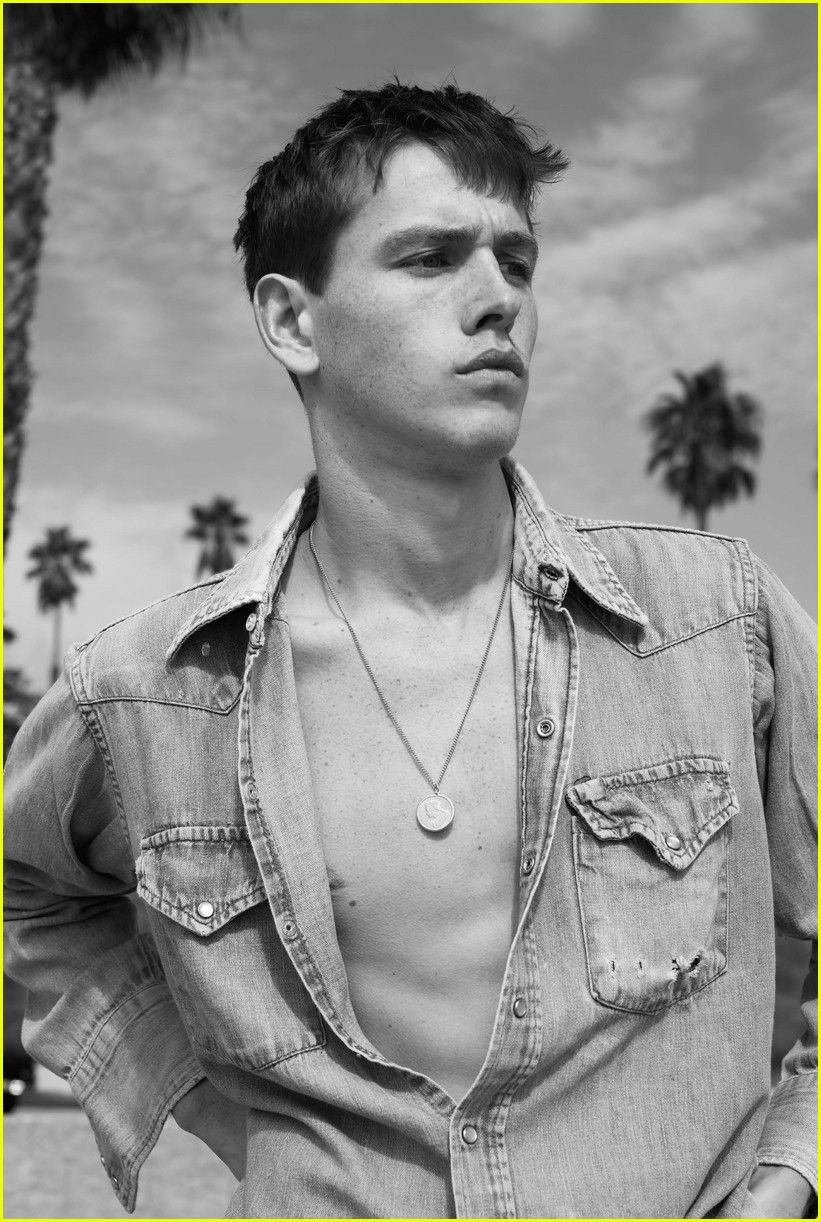 821x1222 Harris Dickinson, Height & Life Story. Super Stars Bio