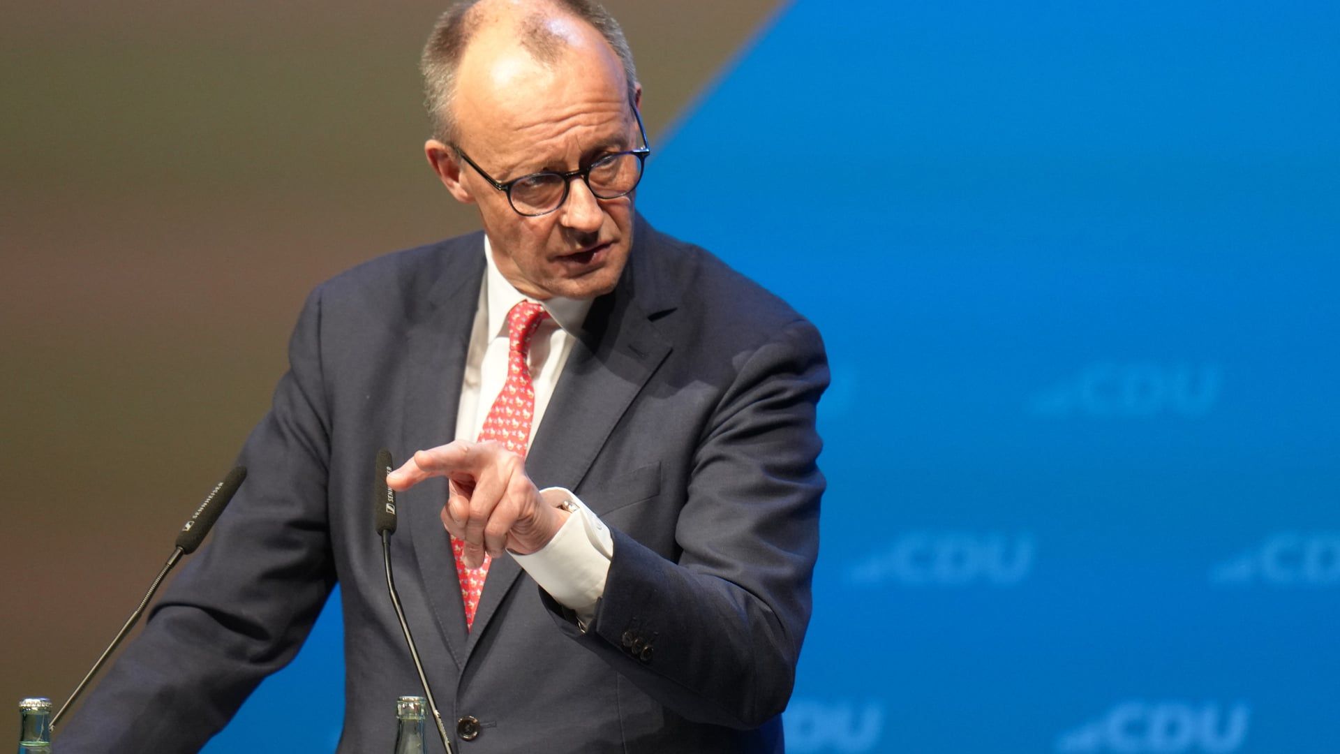 1920x1080 Border controls: Gloden relies on dialogue with Merz