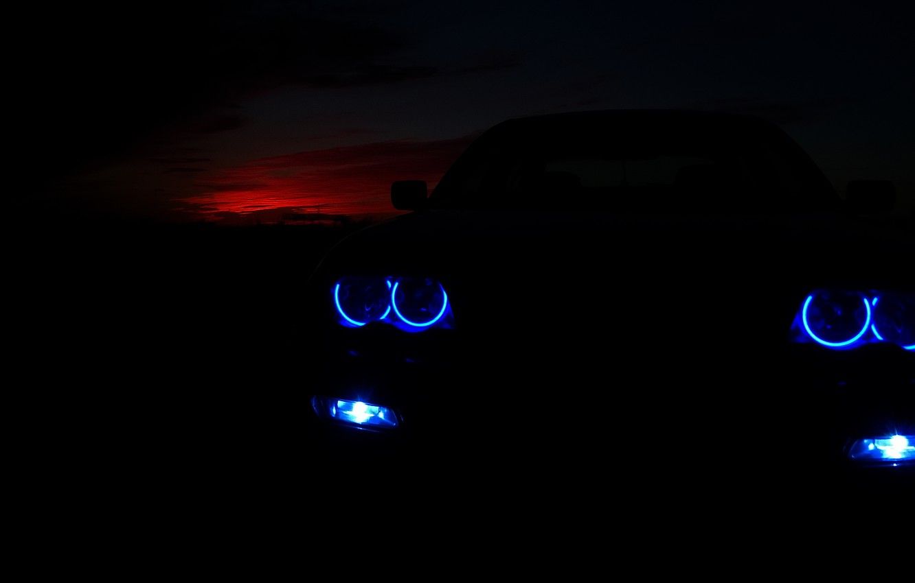 1332x850 Angel Eyes Wallpaper