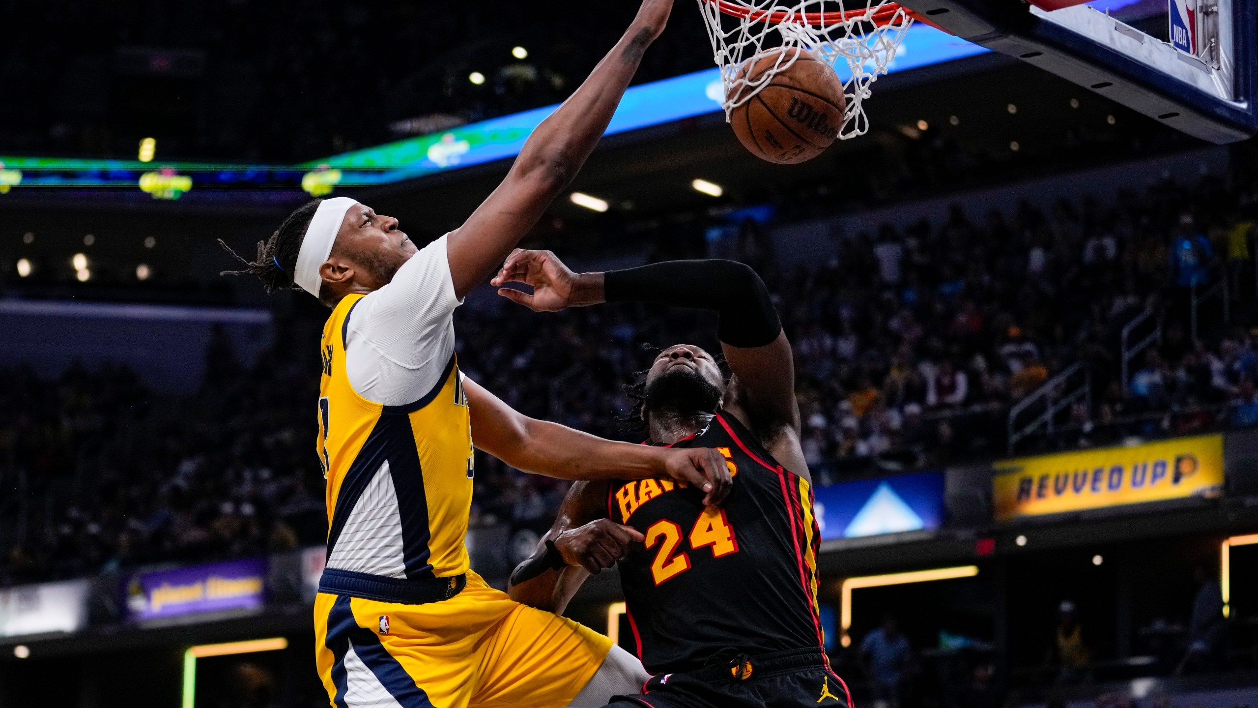 2560x1440 Myles Turner Scores 31 In 157 115 Rout Of Hawks