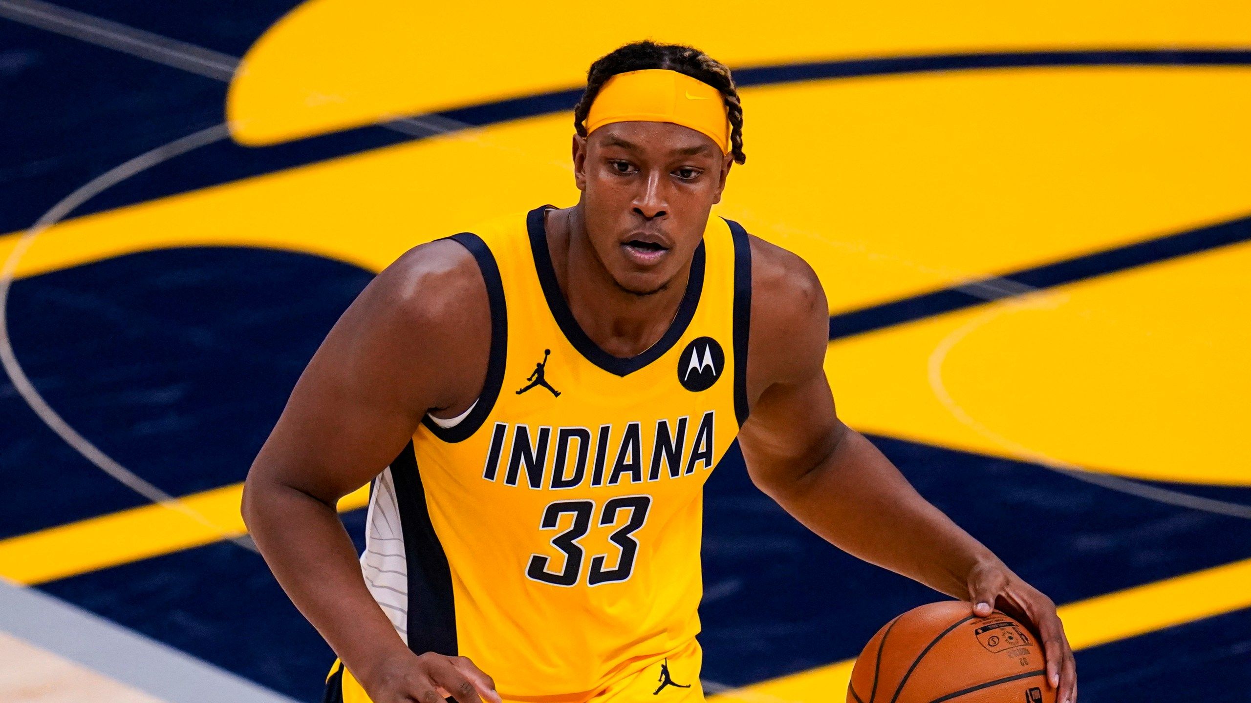 2560x1440 Pacers' Myles Turner Day To Day With Hand Fracture