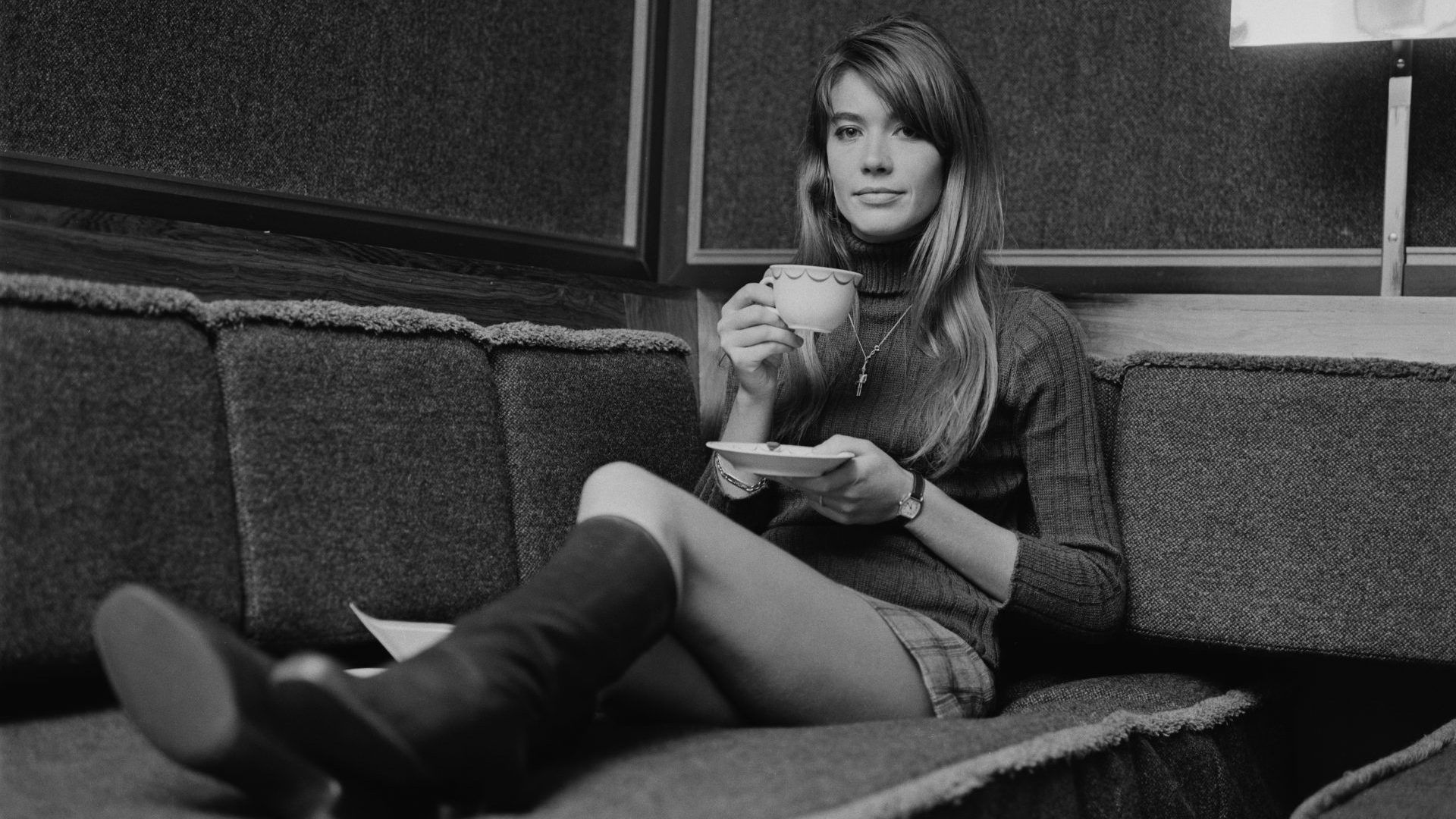 1920x1080 Au revoir, Françoise Hardy New World