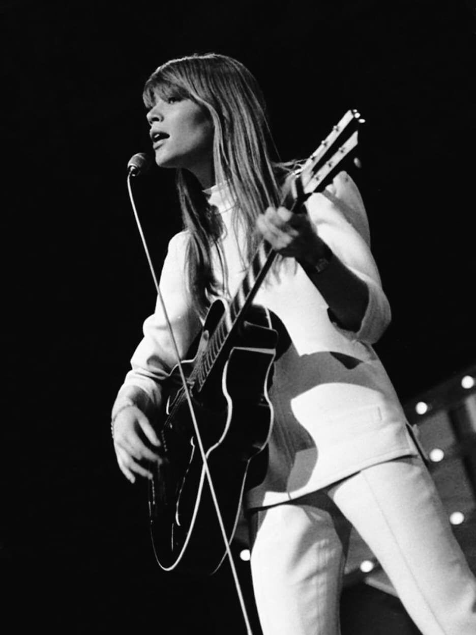 936x1247 Françoise Hardy: An icon of French music has left us
