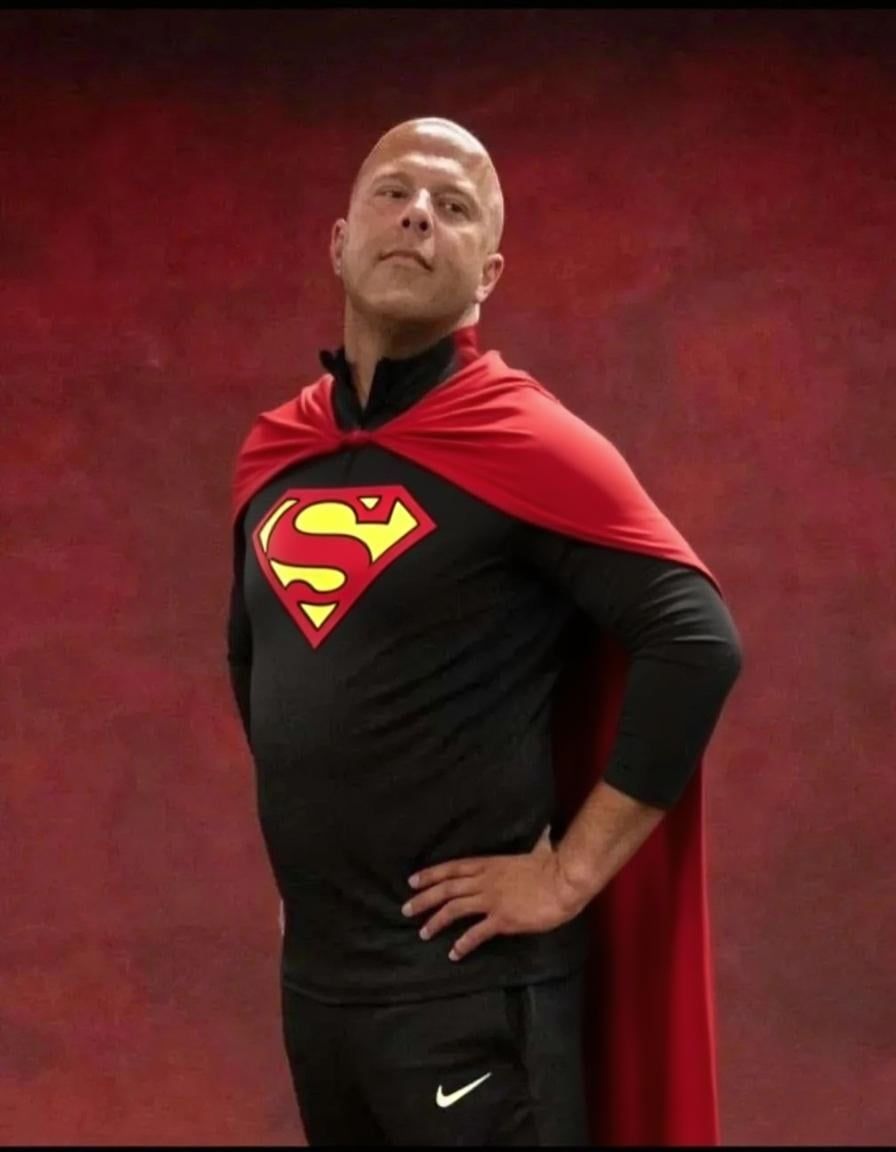 896x1152 Superhero Arne Slot wallpaper