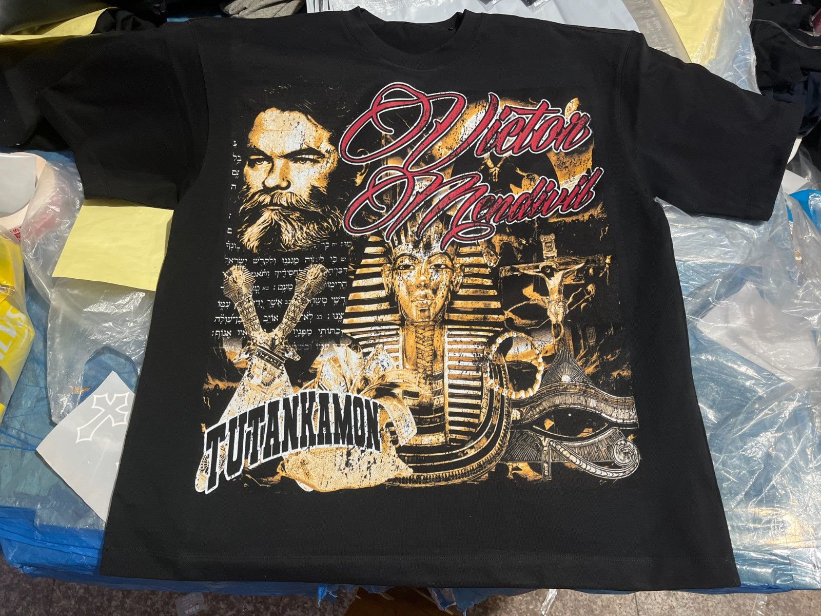 1600x1200 VICTOR MENDIVIL ORULA TEE