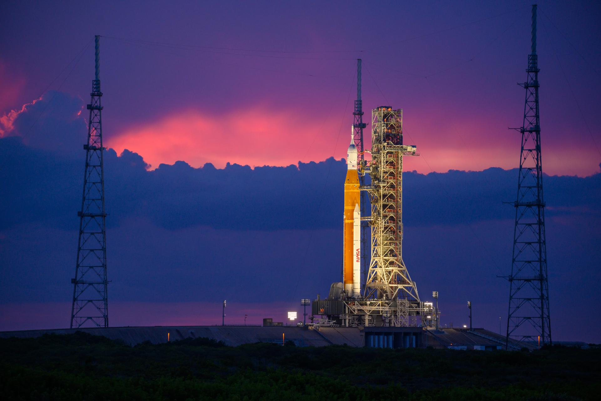 1920x1280 Spaceships and Rockets