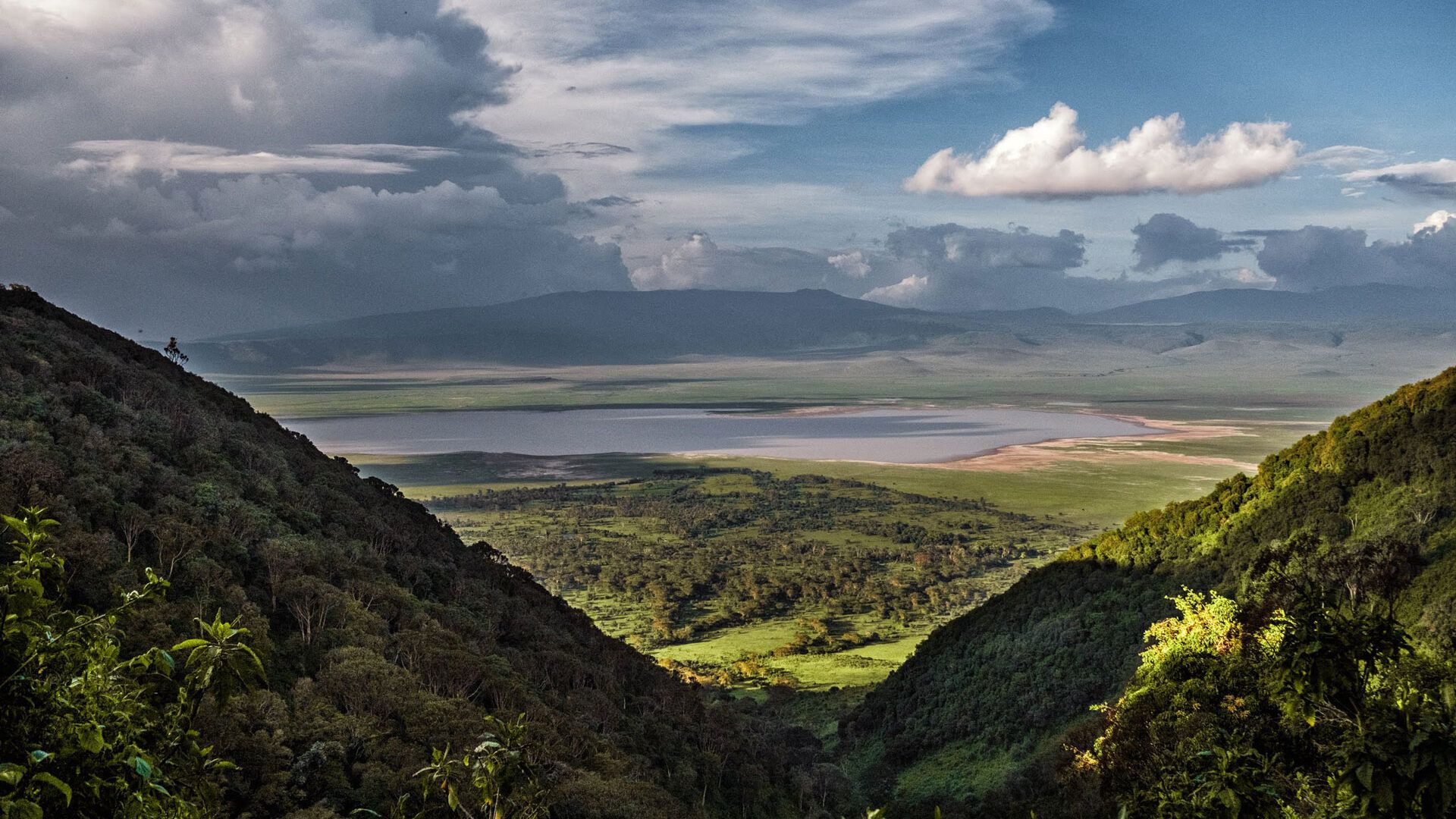 1920x1080 Blog work trip (Marloes): unique walking safari Ngorongoro Crater