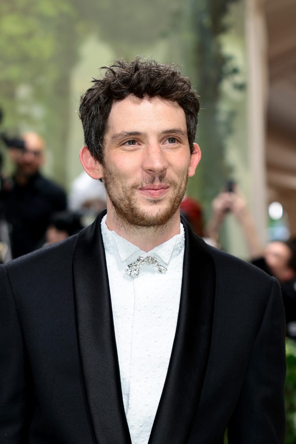980x1470 Josh O'Connor Wears Whimsical Loewe Tuxedo to Met Gala 2024