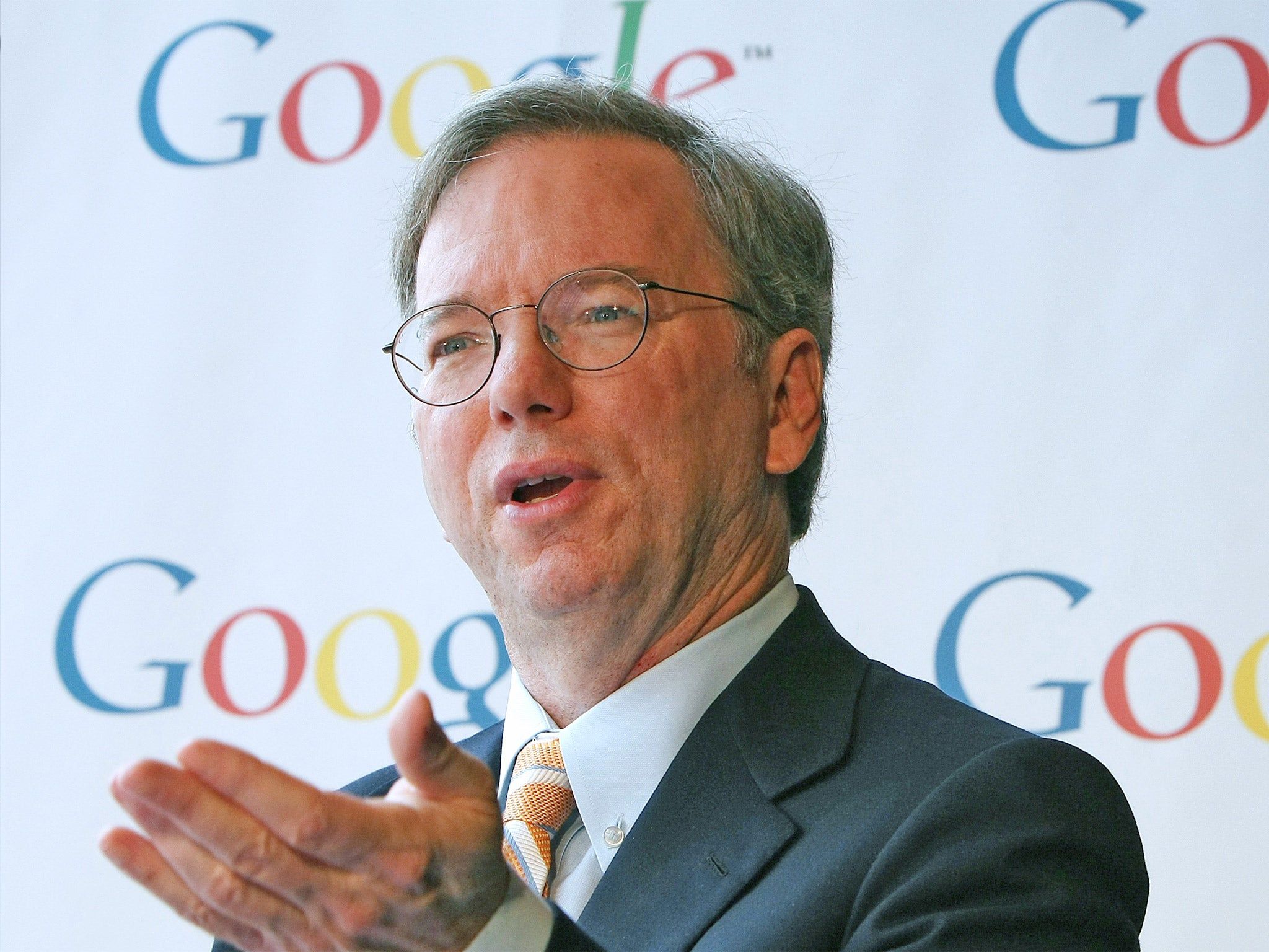 2048x1536 Google's Globe Trotting Executive Eric Schmidt Lands In Burma
