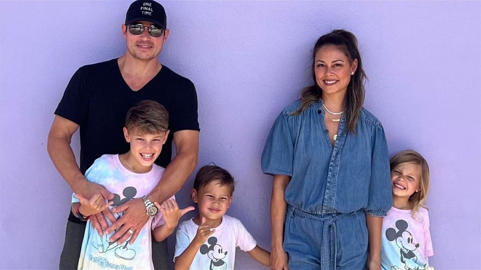 1600x900 Get To Know Nick And Vanessa Lachey's 3 Kids