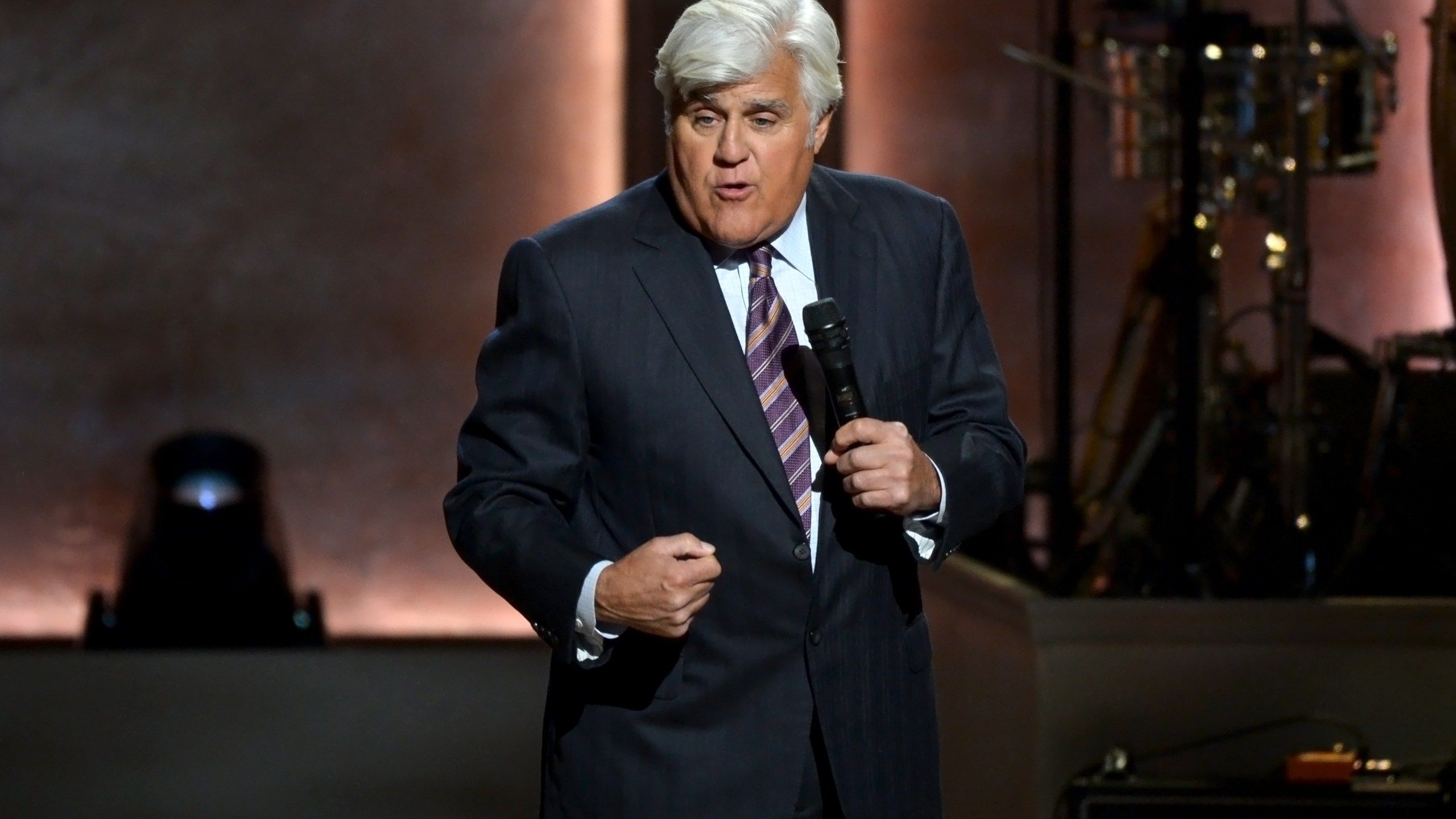 2560x1440 Jay Leno's St. Louis show canceled after fire