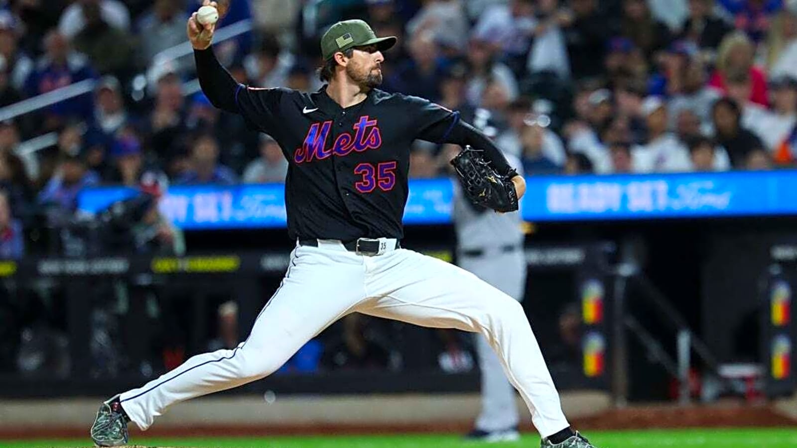 1600x900 Mets RHP Clay Holmes (fractured fibula) out &;a long time&;