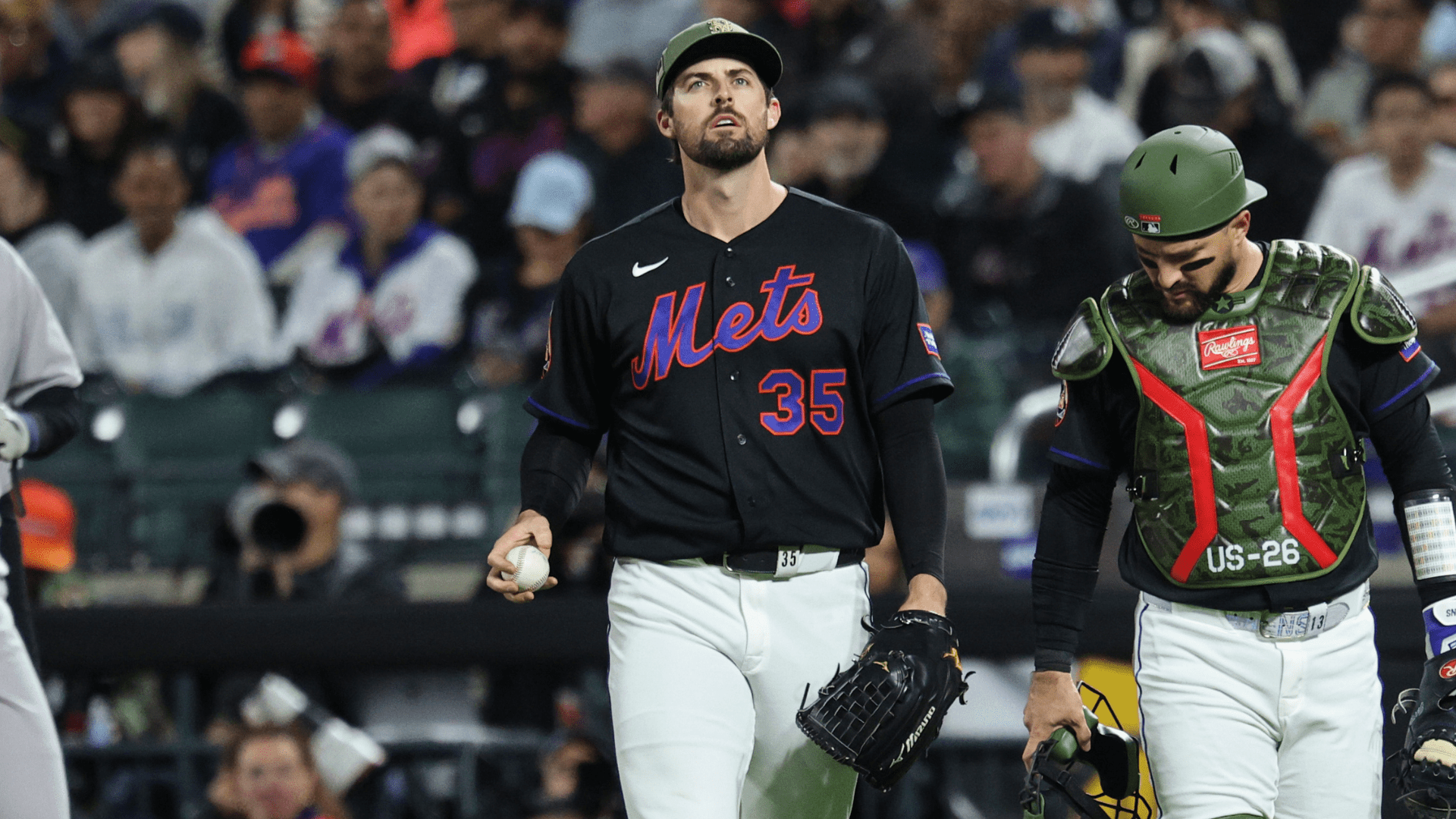 1920x1080 Mets' Clay Holmes breaks leg on liner to the mound in loss to Yankees