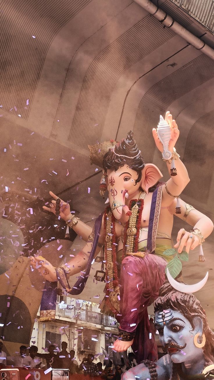 736x1308 Mumbai Cha Raja. Parel cha raja Ganpati photo, Ganpati image