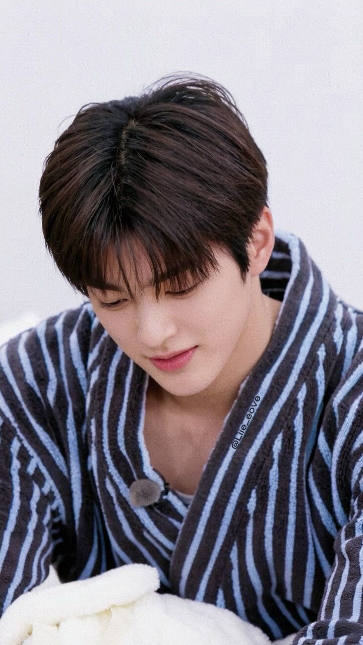 720x1279 Keonho Wallpaper Free Download. High Quality Idol Photo Collection