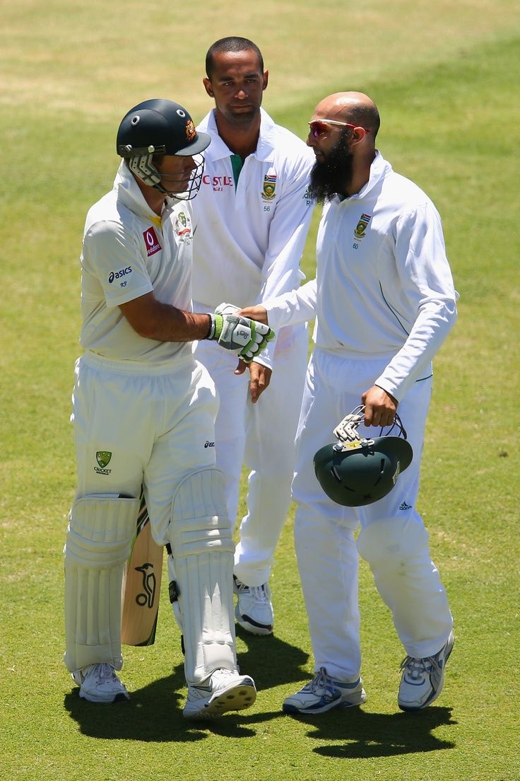 736x1104 Hashim Amla shakes the hand of Ricky Ponting following his final dismissal in Test cricket