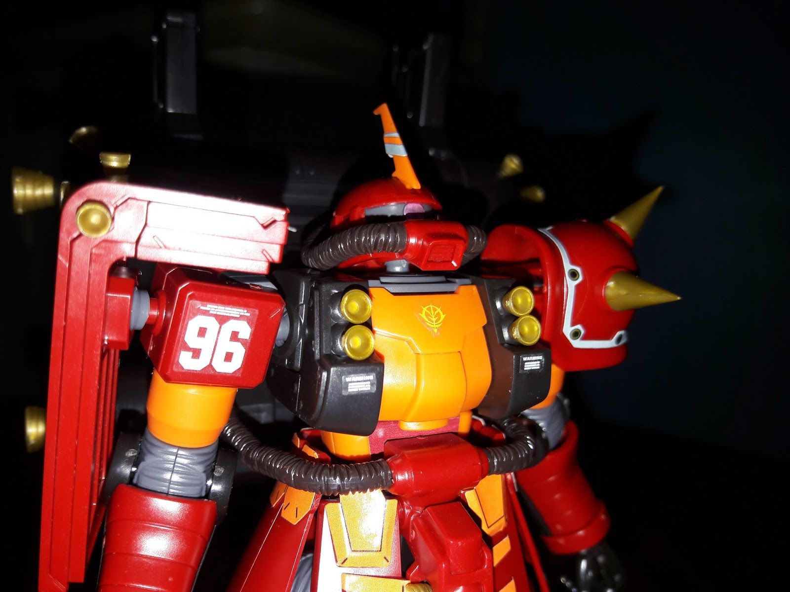 1600x1200 HGGT 1 144 Zaku II High Mobility Type Psycho Zaku Review