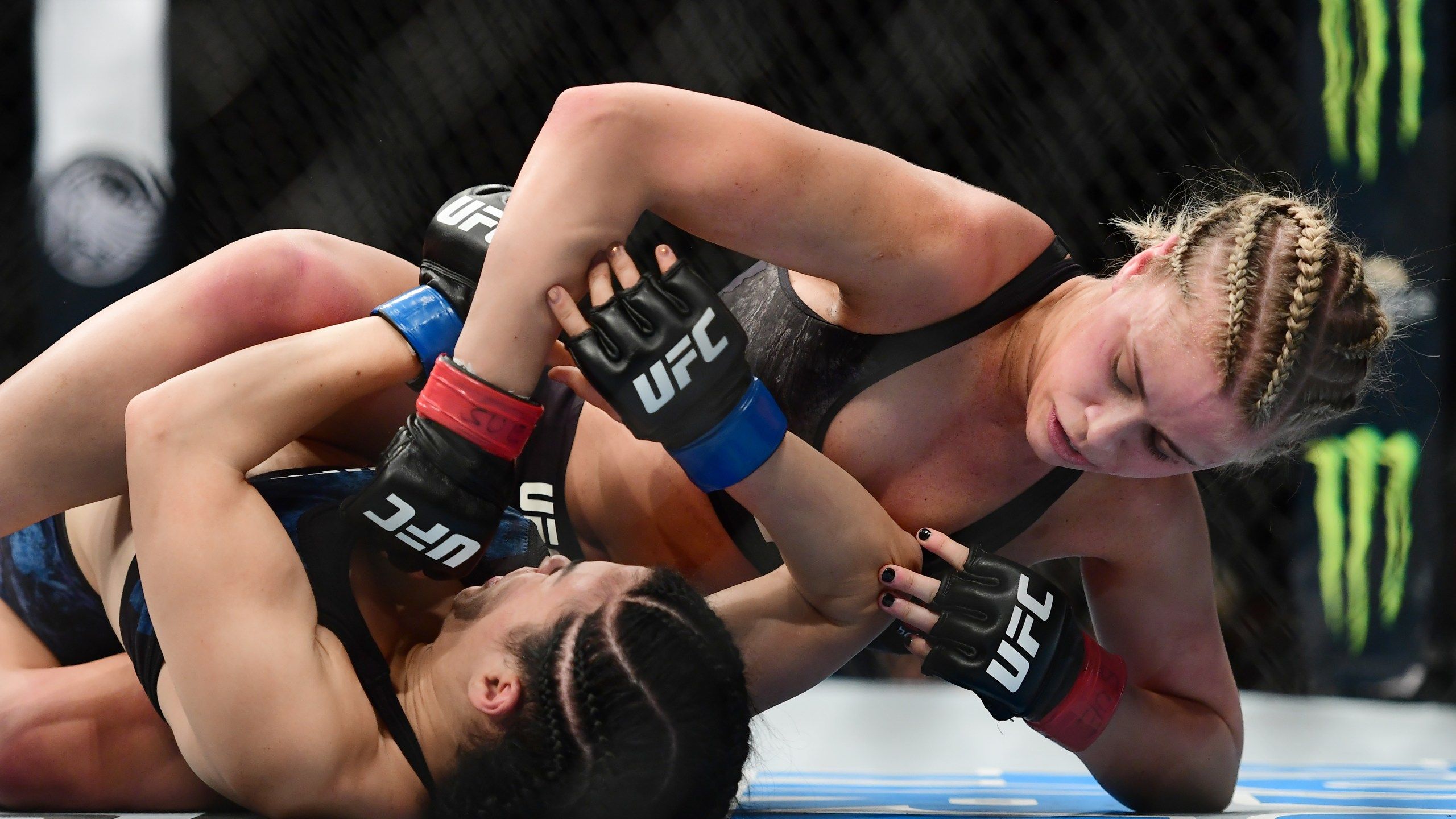 2560x1440 UFC fighter Paige VanZant says she makes more on Instagram than she does in fights