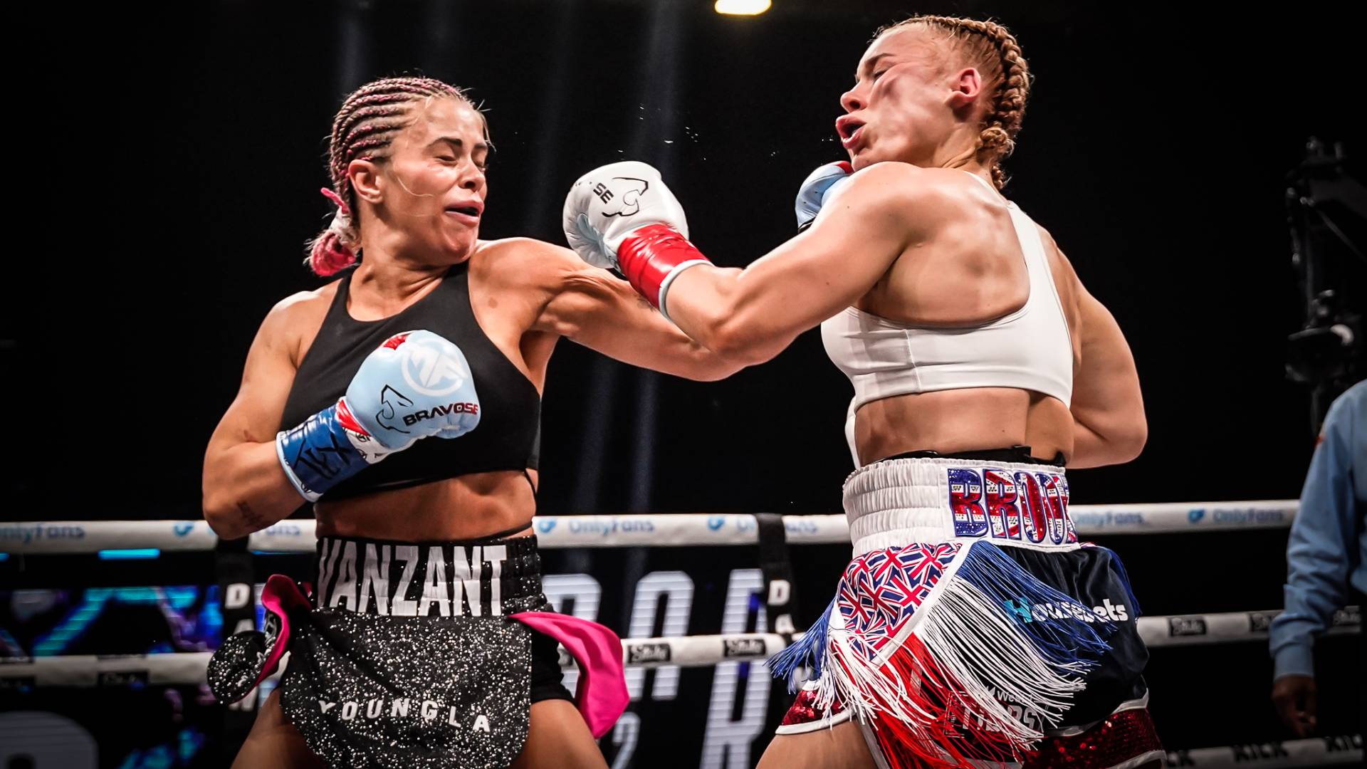 1920x1080 Who won the boxing last night? Elle Brooke vs. Paige VanZant fight card results. DAZN News GB