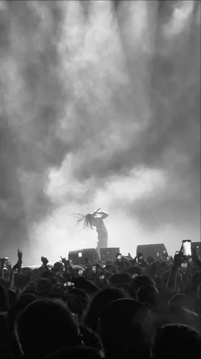 673x1200 Agui's Archive. Cărți wallpaper, Concert aesthetic, Rap aesthetic