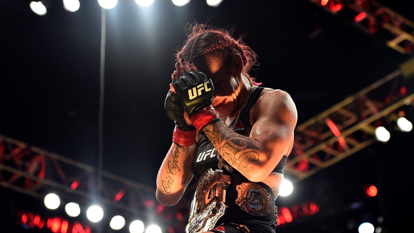 1600x900 UFC 219: Cyborg Defends Vs. Holm, Nurmagomedov Moves To 25 0