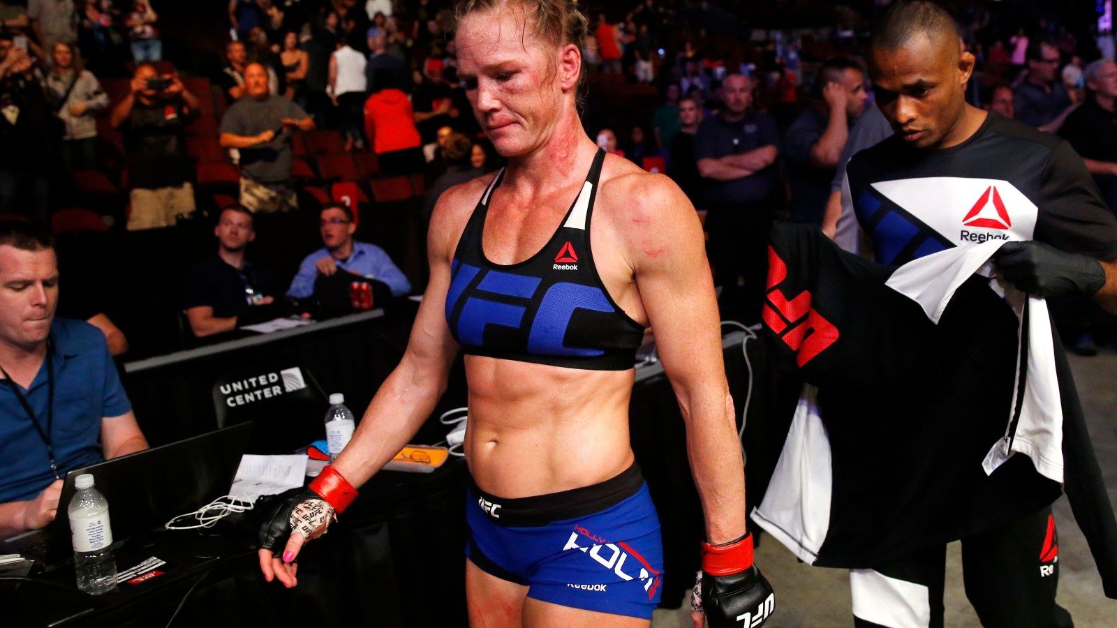 1600x900 Valentina Shevchenk stuns Holly Holm at UFC Chicago