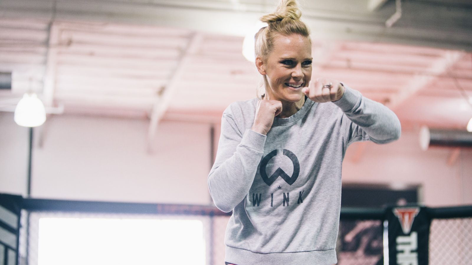 1600x900 Holly Holm Wallpaper