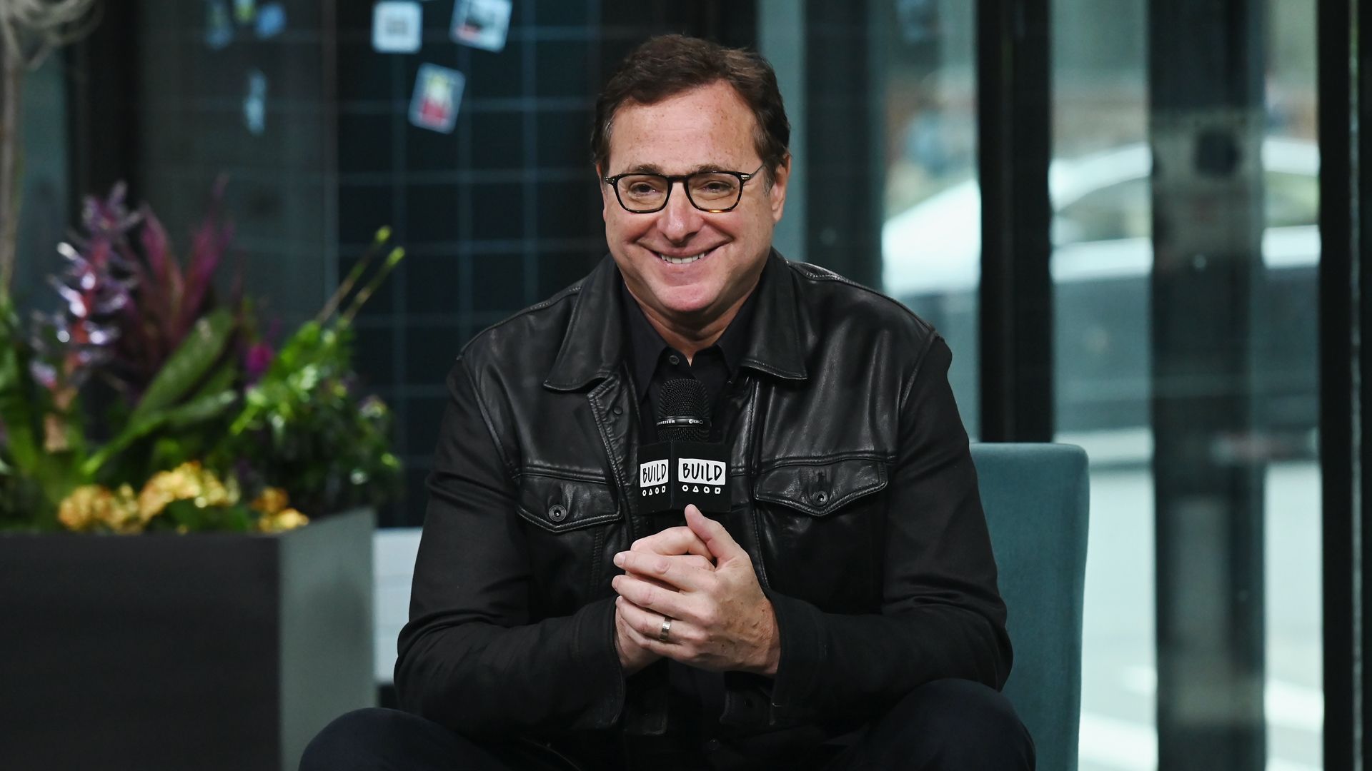 1920x1080 Bob Saget roasted the US military on 'America's Funniest Home Videos'