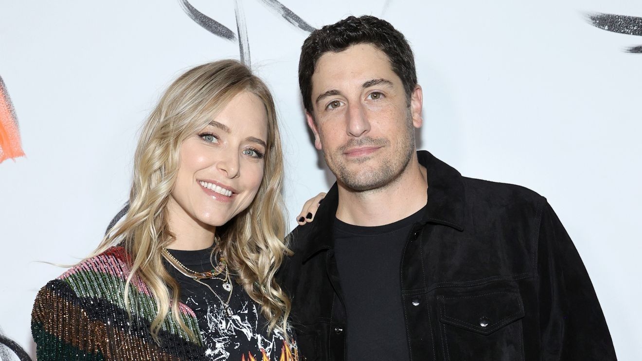 1320x743 American Pie' star Jason Biggs and his wife, Jenny Mollen, split after 18 years