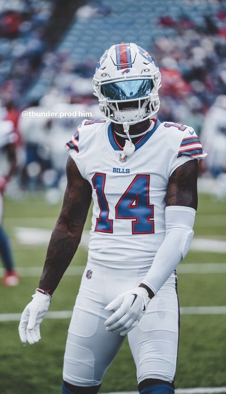 736x1281 NFL Football. Nfl photo, Nfl, Football photography