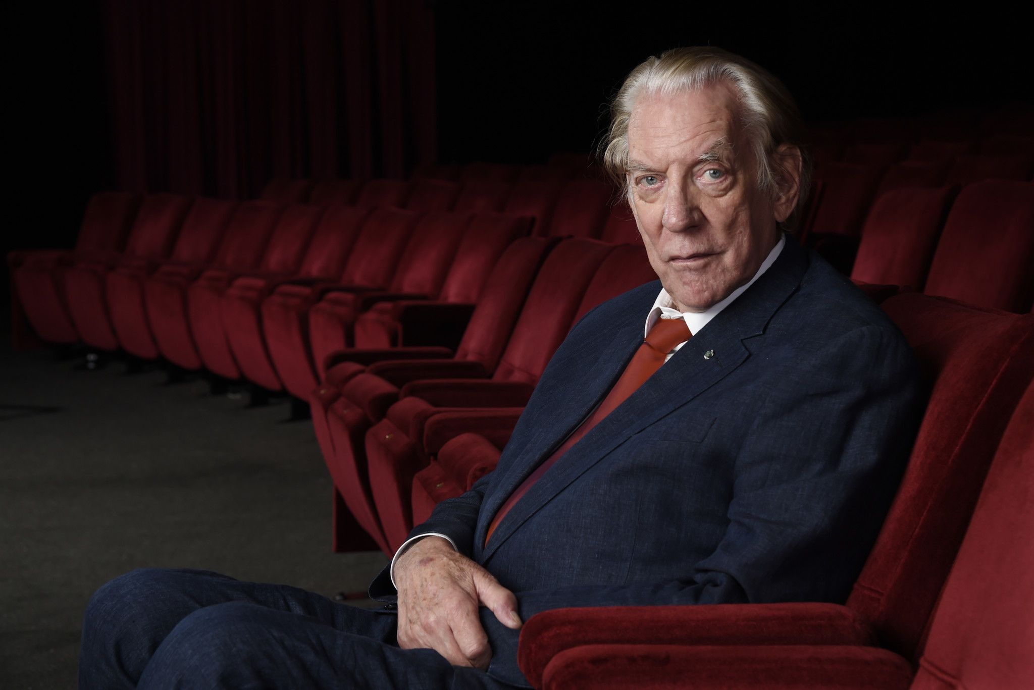 2048x1367 Free Donald Sutherland 4K Wallpaper & Desktop HD Background for PC