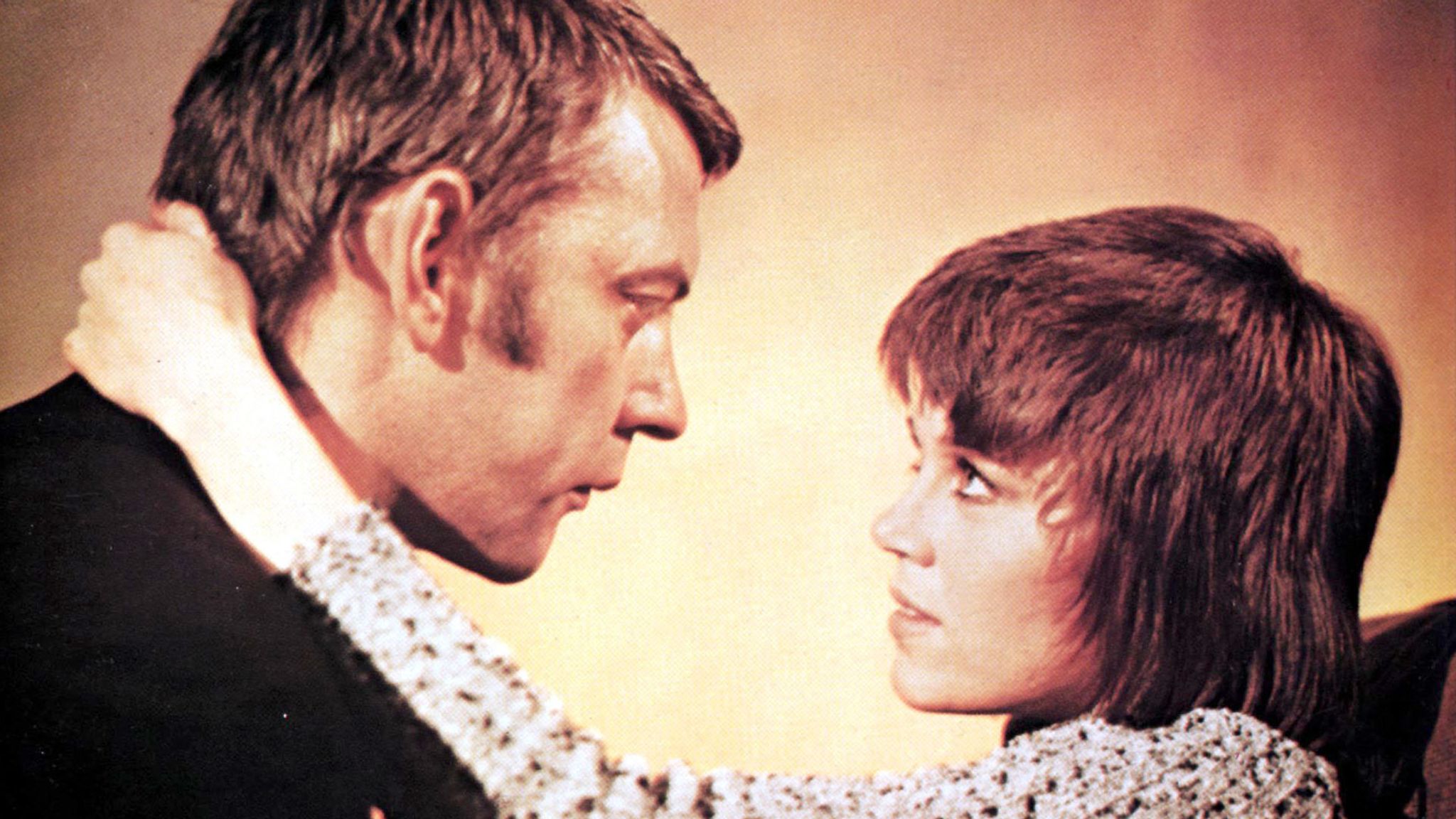 2048x1152 Jane Fonda leads tributes to Hollywood legend Donald Sutherland. Ents & Arts News