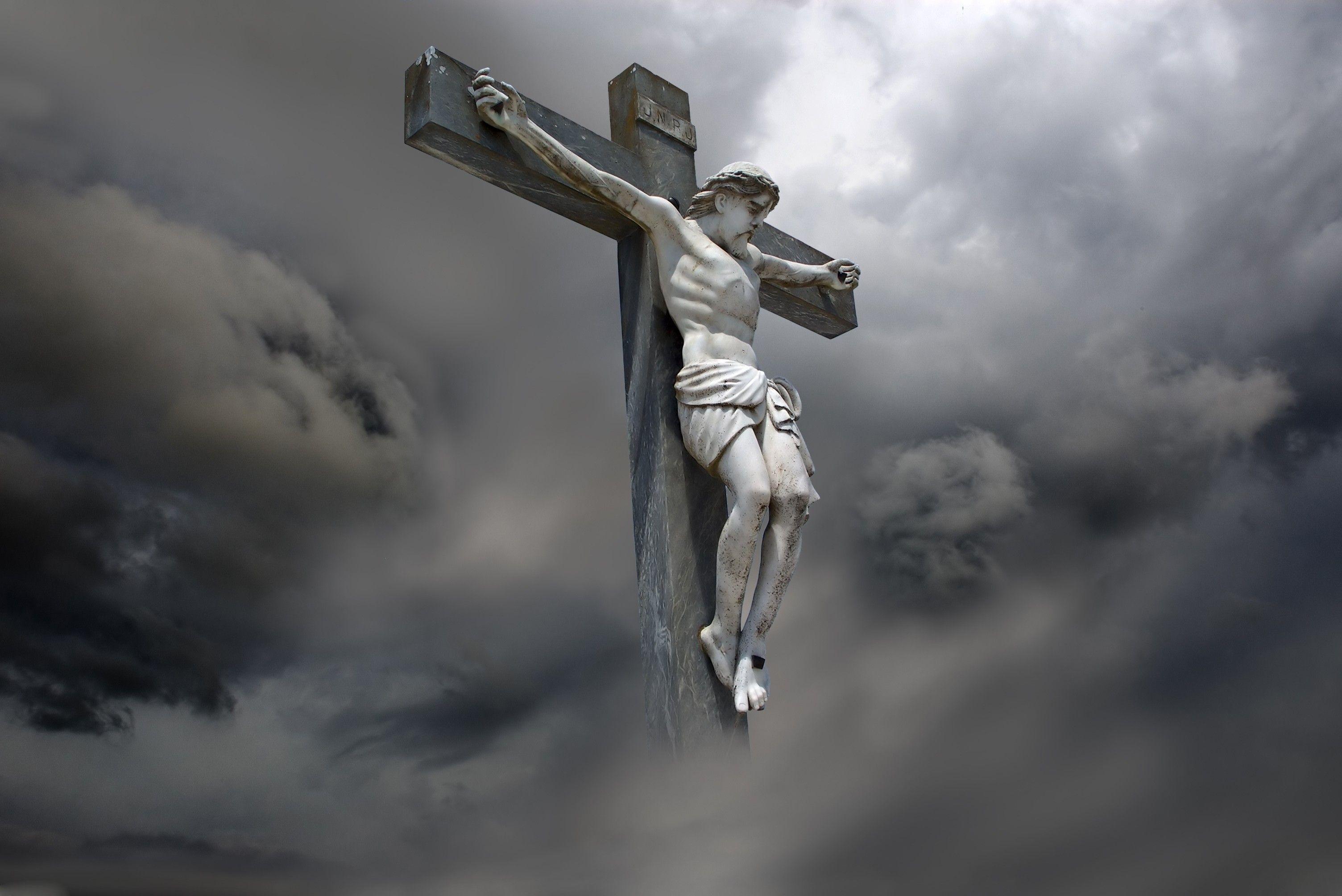 3008x2008 Jesus Christ On The Cross Wallpaper