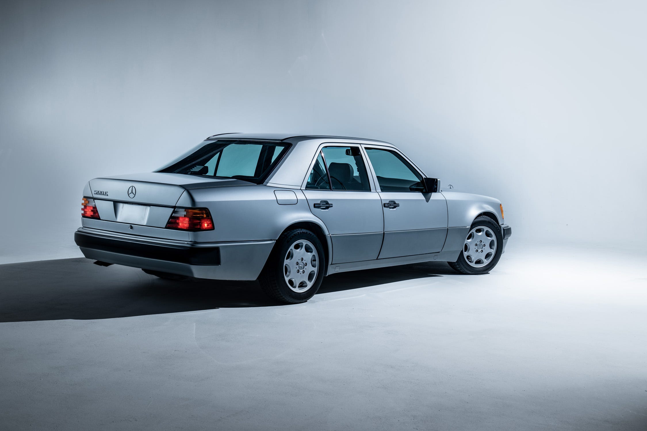2250x1500 View Photo Of The 1992 Mercedes Benz 500E