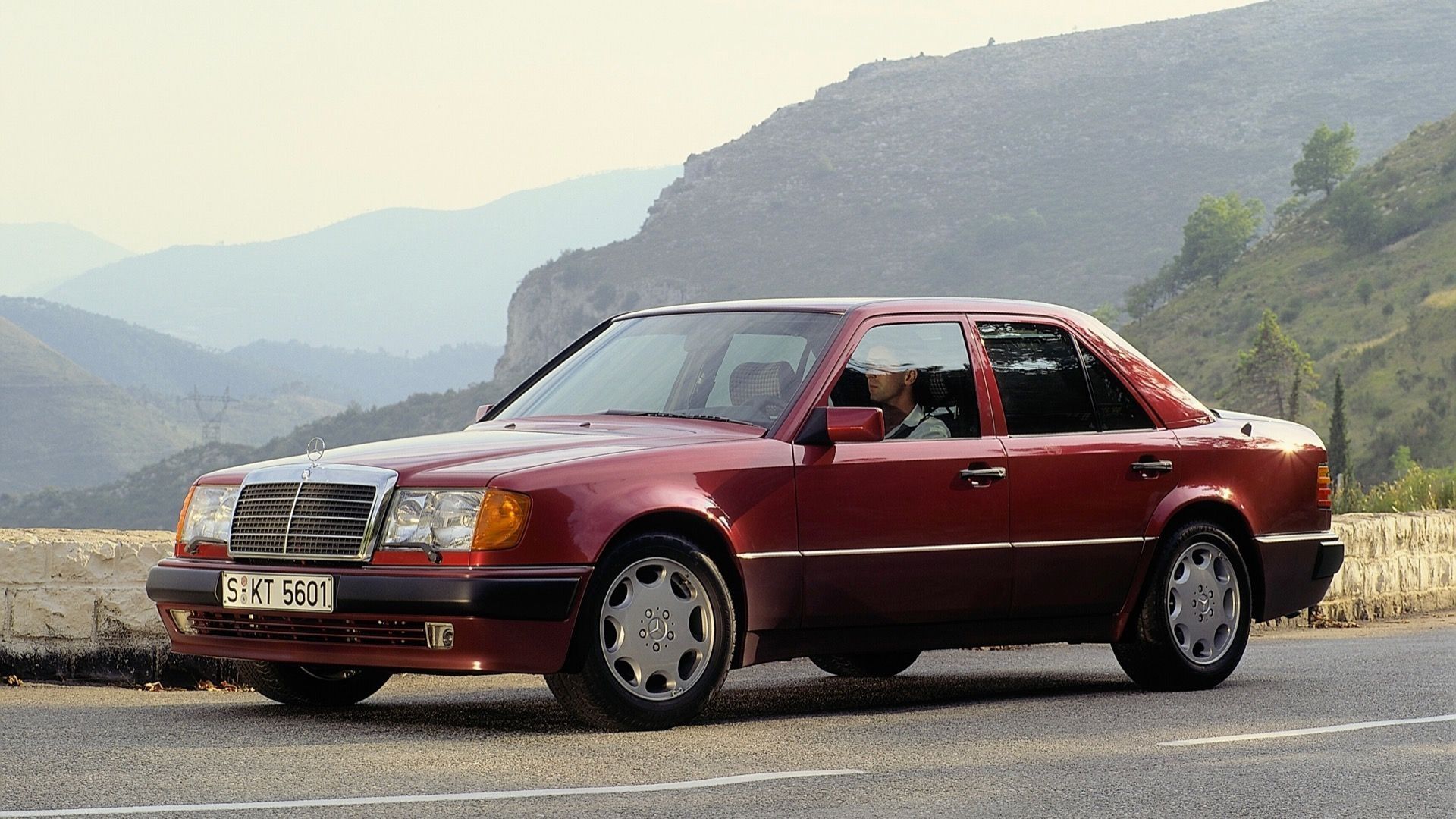 1920x1080 The Mercedes Benz 500 E Turns 30: Respect Your Elders