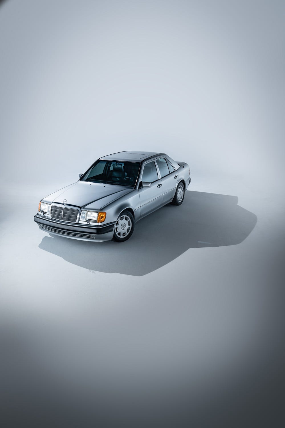 1000x1500 View Photo Of The 1992 Mercedes Benz 500E
