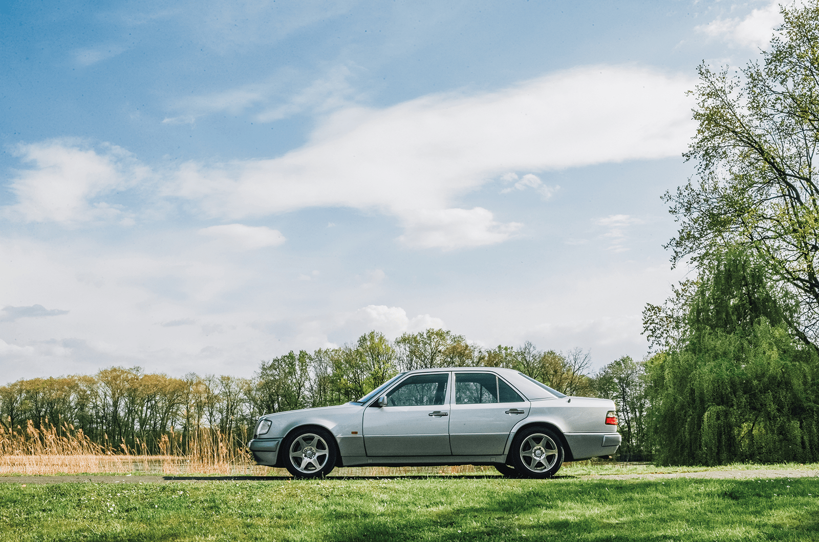 1600x1060 The Best Supersaloon You've Never Heard Of: Mercedes Benz E500. Classic & Sports Car